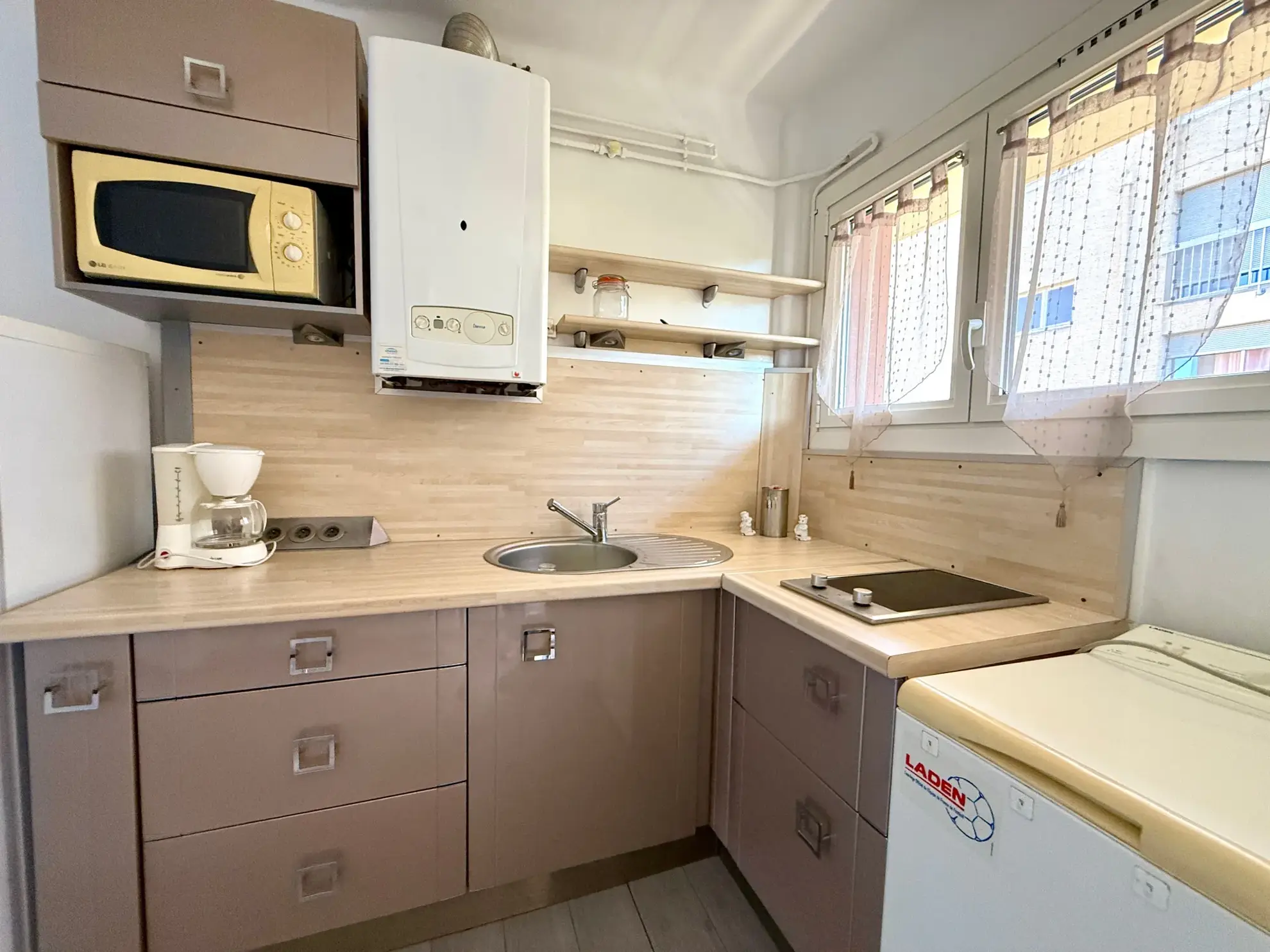 Appartement rénové de 34 m² à Saint-Raphaël, proche des plages et de la gare 