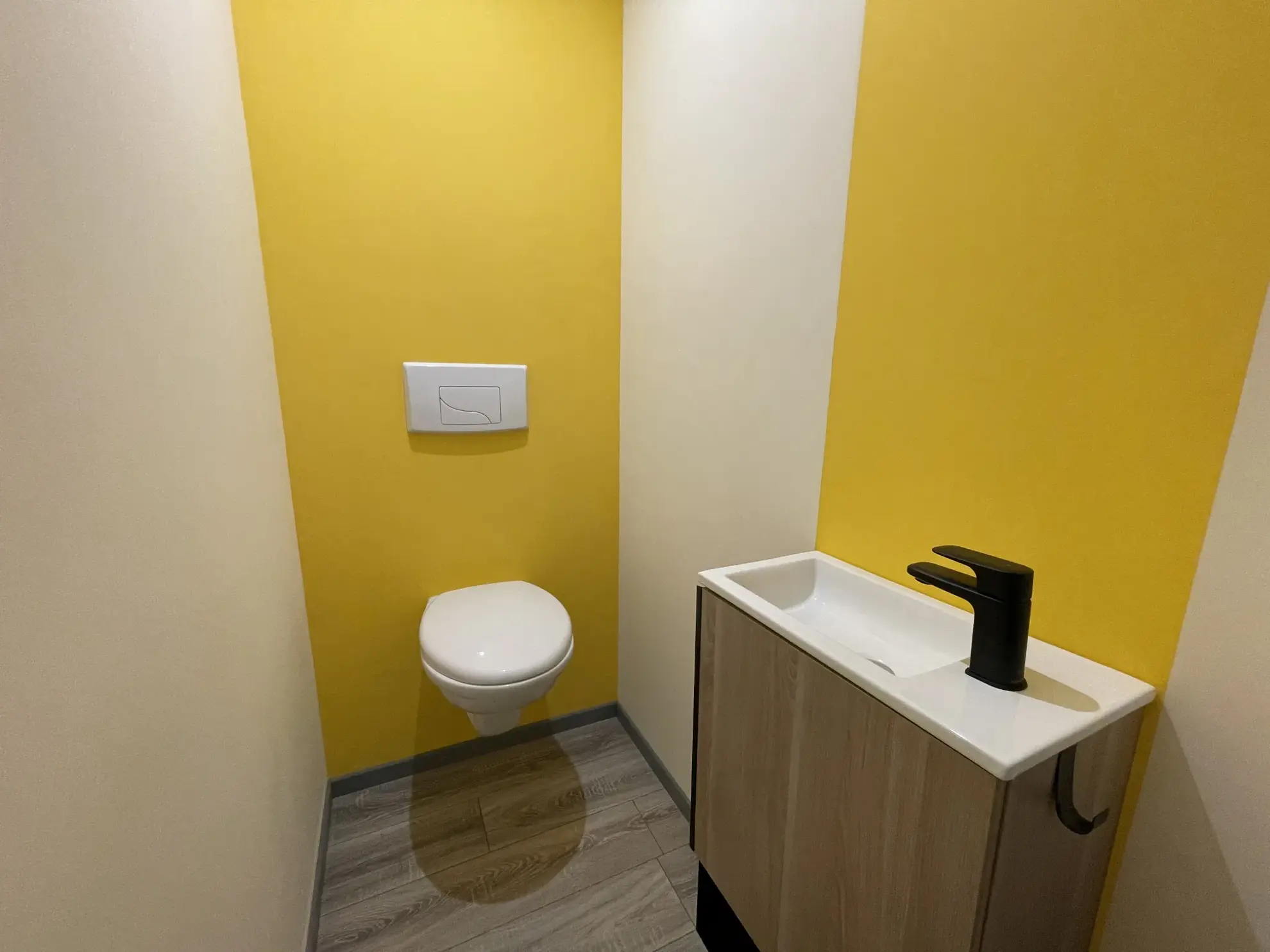 Charmante maison rénovée de 135 m² à Rougemont-le-Château avec terrasse et 4 chambres 