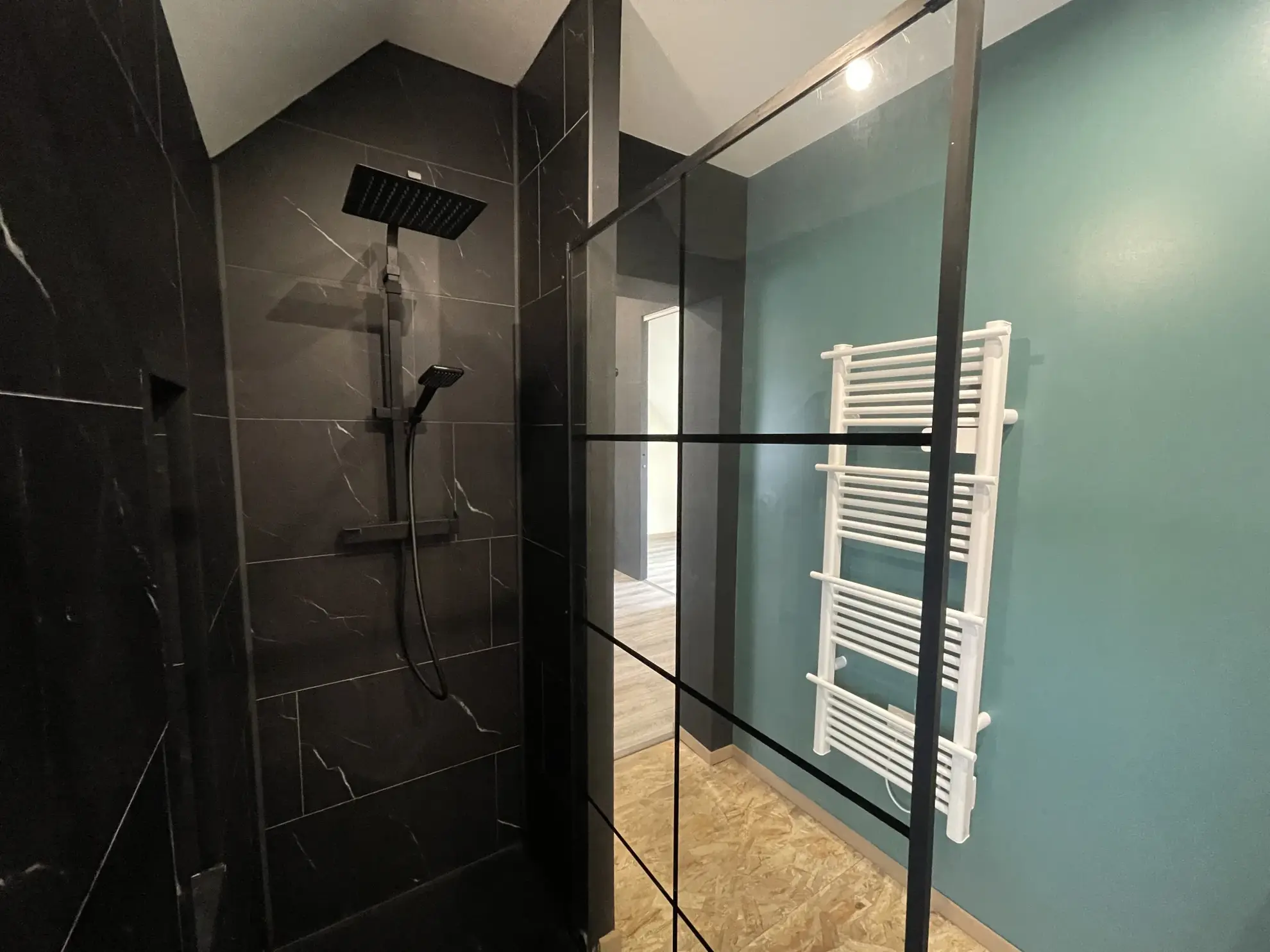 Charmante maison rénovée de 135 m² à Rougemont-le-Château avec terrasse et 4 chambres 