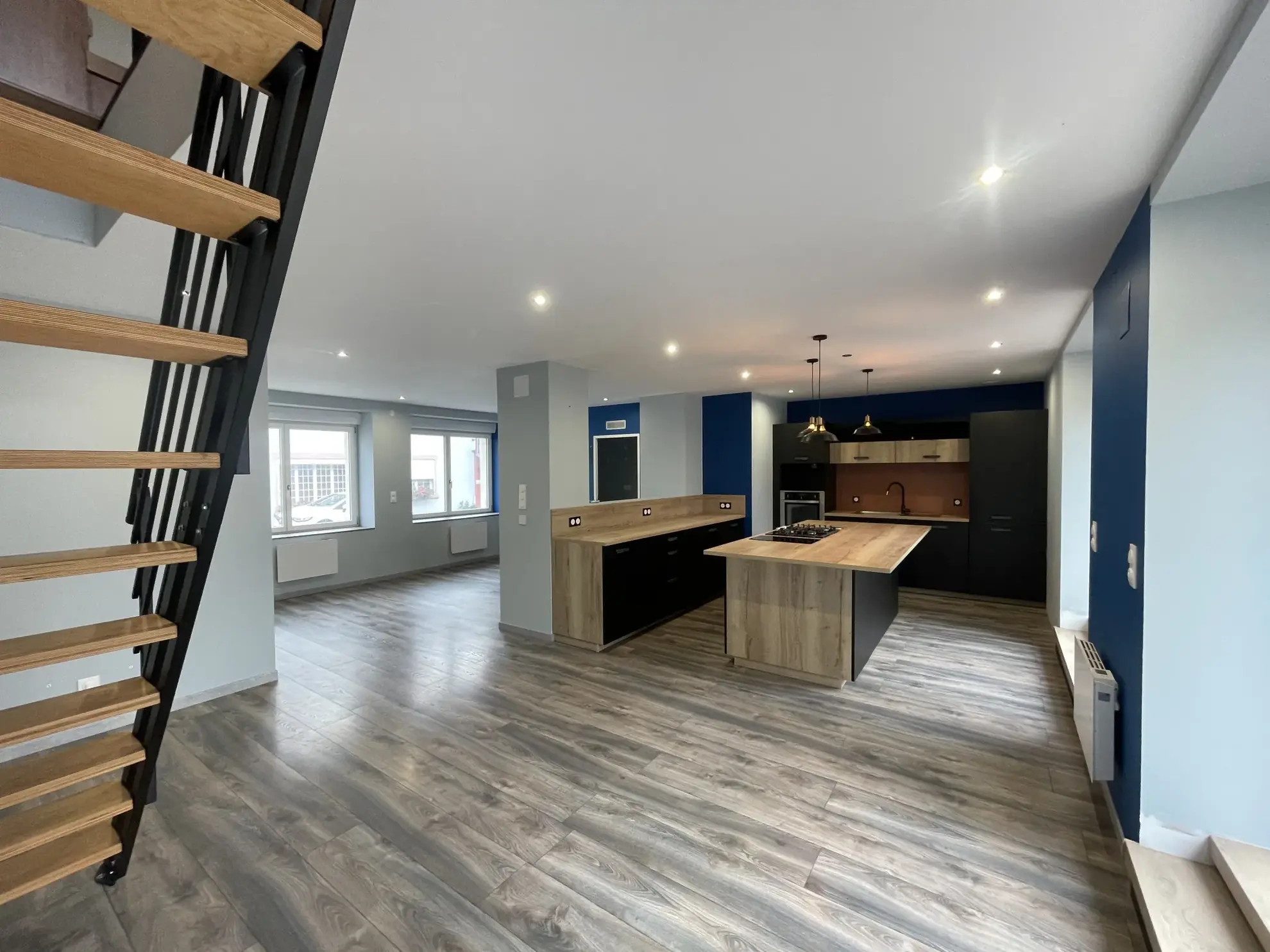 Charmante maison rénovée de 135 m² à Rougemont-le-Château avec terrasse et 4 chambres 