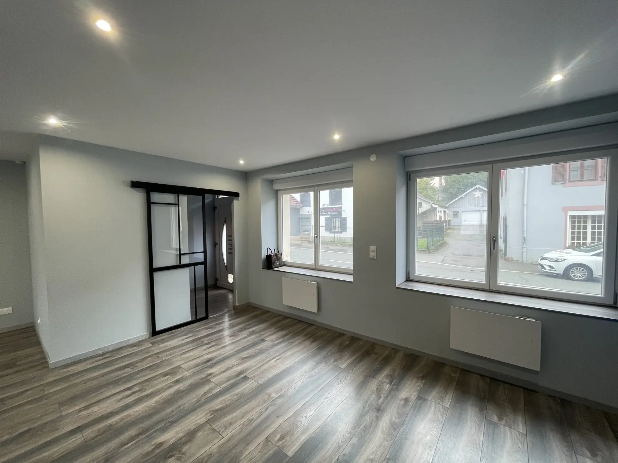 Charmante maison rénovée de 135 m² à Rougemont-le-Château avec terrasse et 4 chambres 