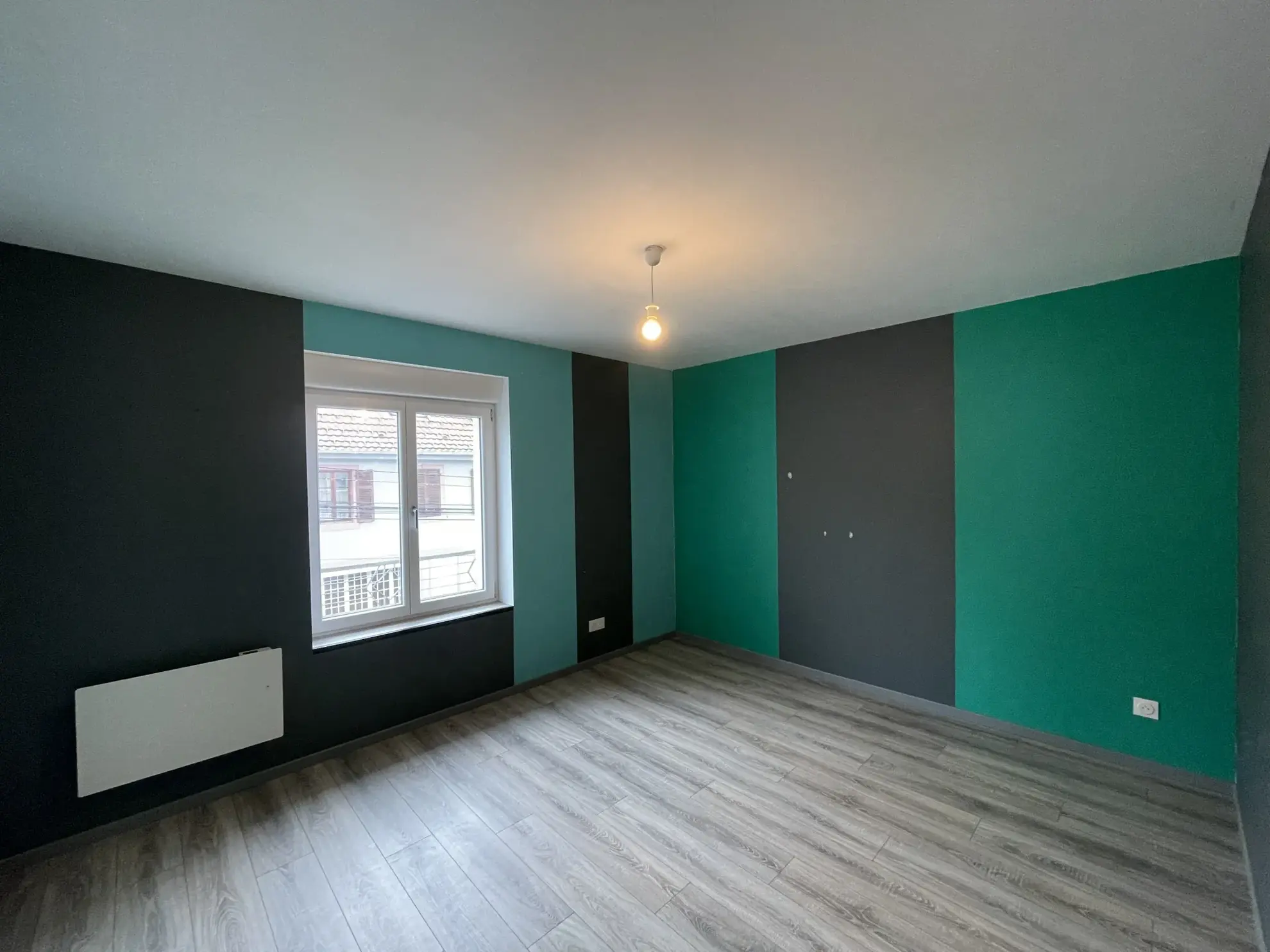 Charmante maison rénovée de 135 m² à Rougemont-le-Château avec terrasse et 4 chambres 