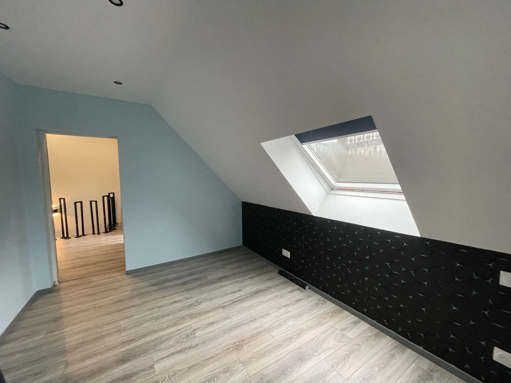 Charmante maison rénovée de 135 m² à Rougemont-le-Château avec terrasse et 4 chambres 