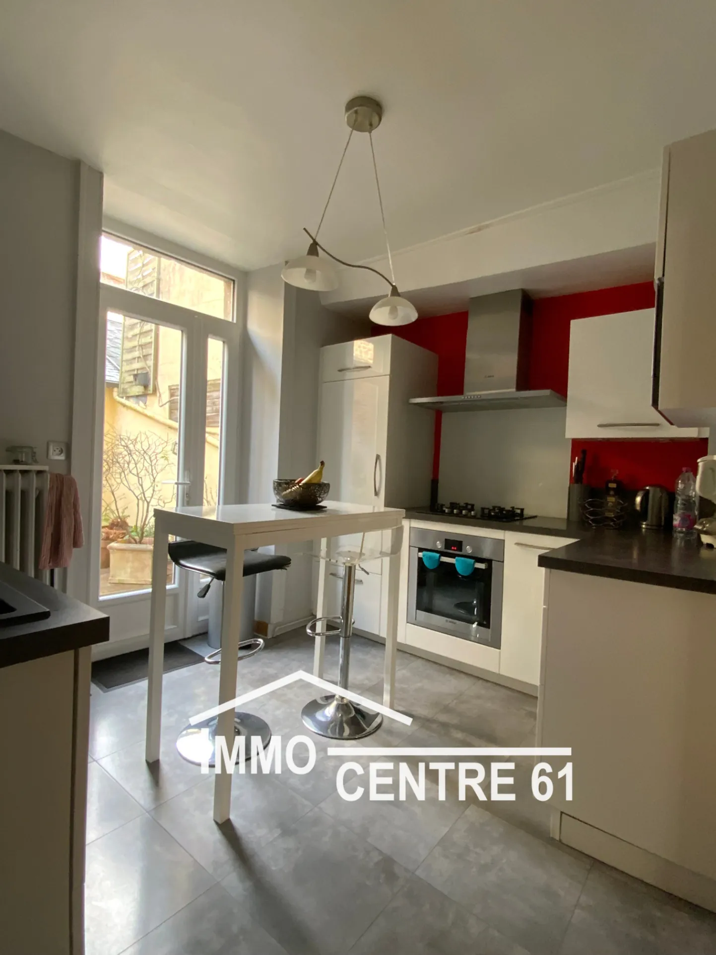 Immeuble mixte en centre-ville de La Ferté Macé à vendre à 159 000 € 