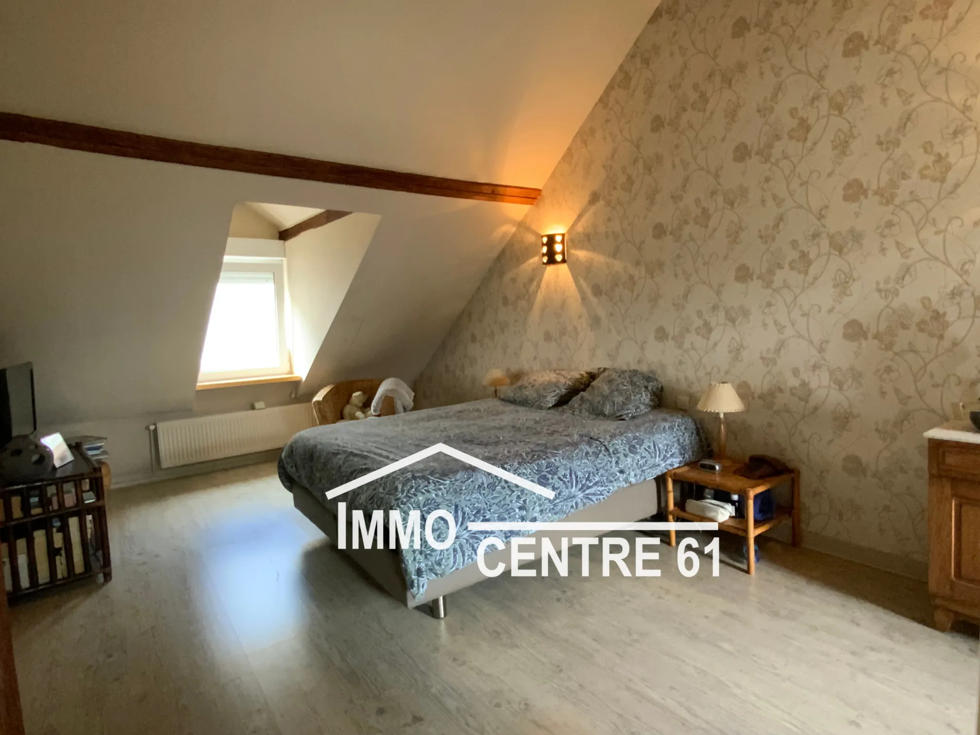 Immeuble mixte en centre-ville de La Ferté Macé à vendre à 159 000 € 