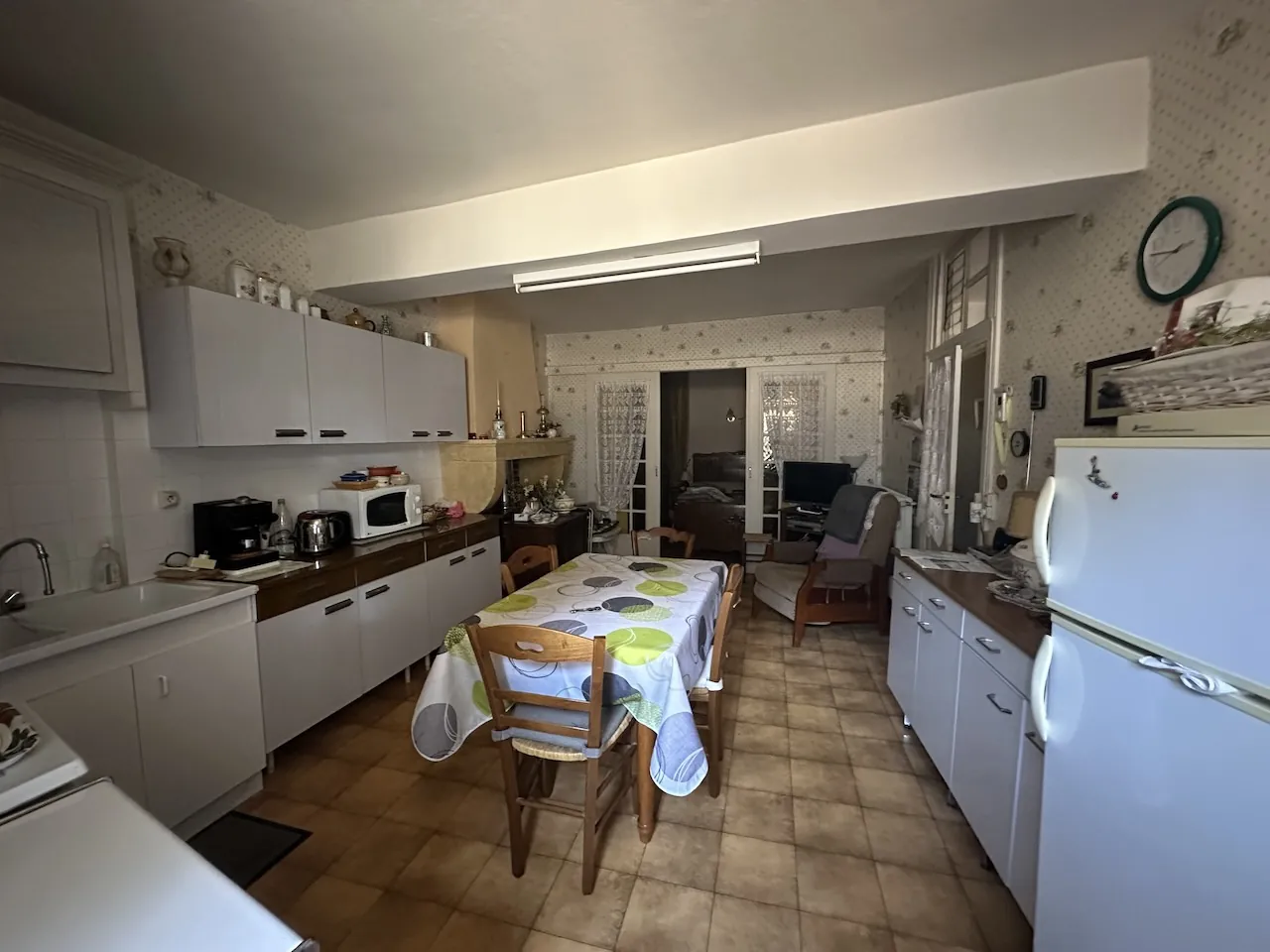 Maison de village avec garage et grenier aménageable à Marcigny, 100 m² 