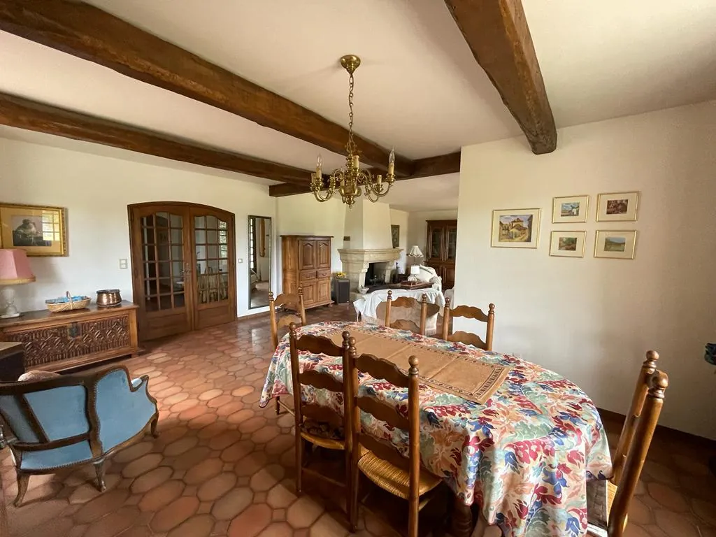 Belle villa F5 à Ledignan avec potentiel d'aménagement sur terrain de 1200 m² 