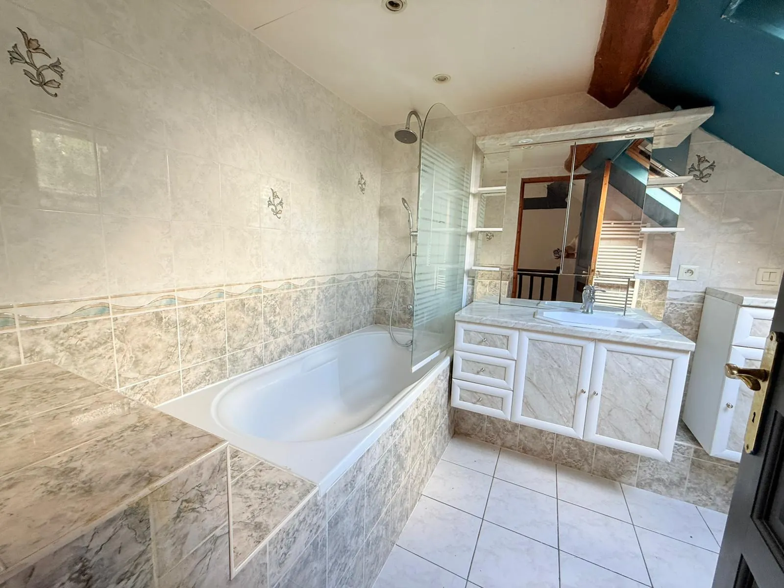 Maison de campagne à Angerville avec jardin, garage et cachet authentique 