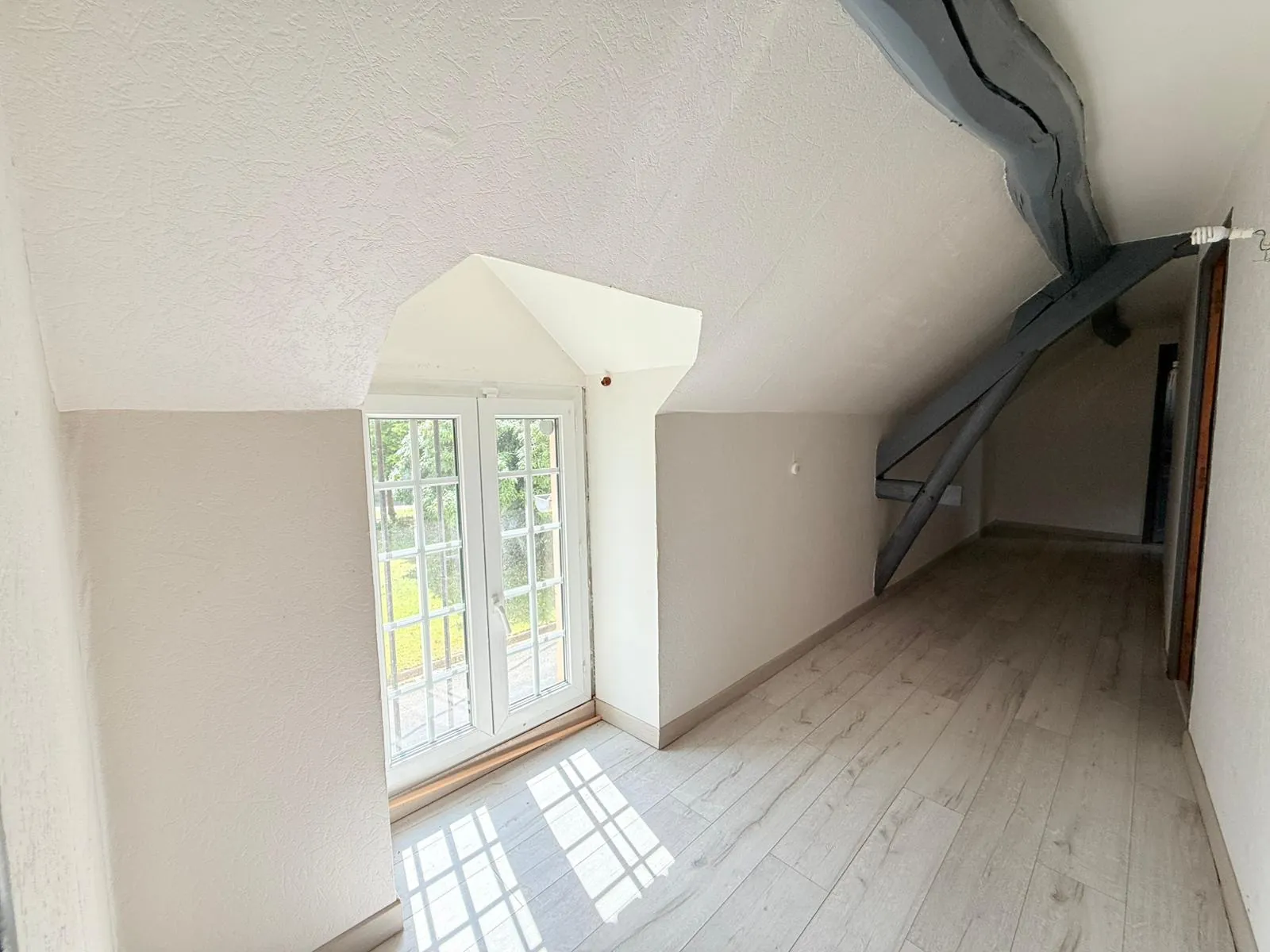 Maison de campagne à Angerville avec jardin, garage et cachet authentique 