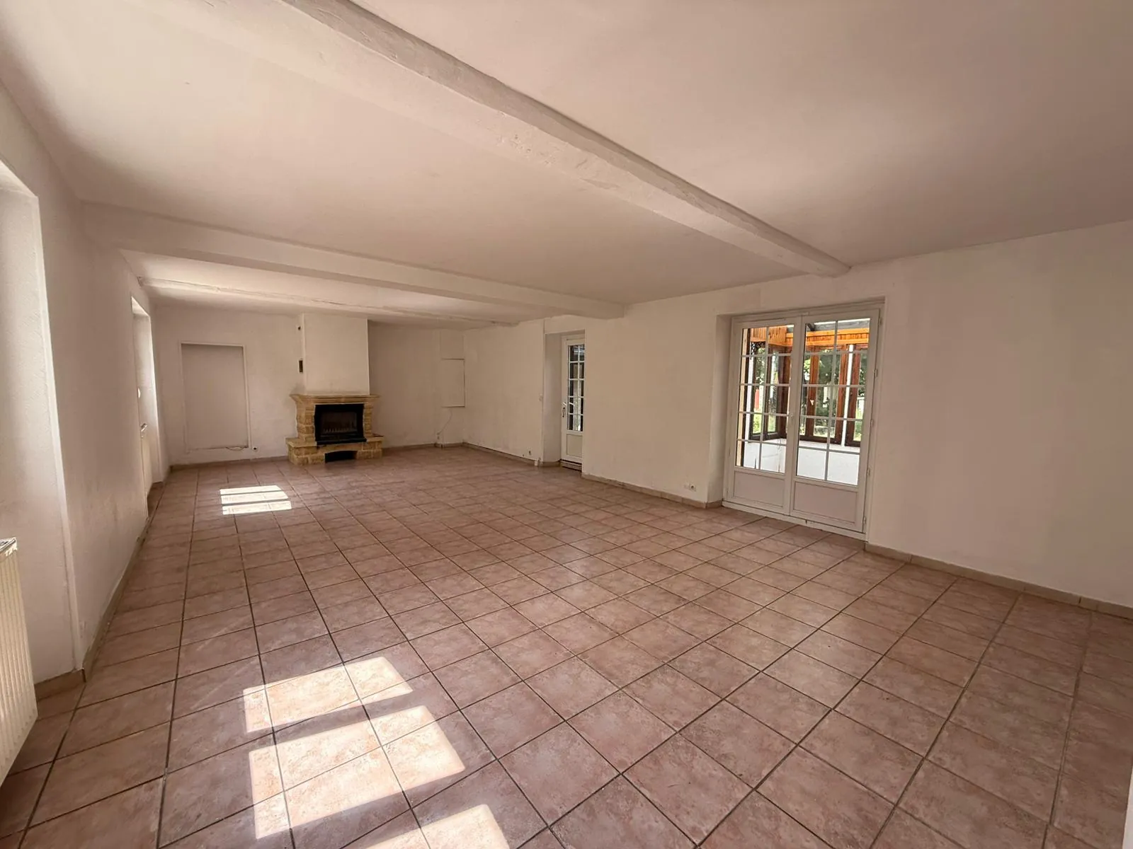 Maison de campagne à Angerville avec jardin, garage et cachet authentique 