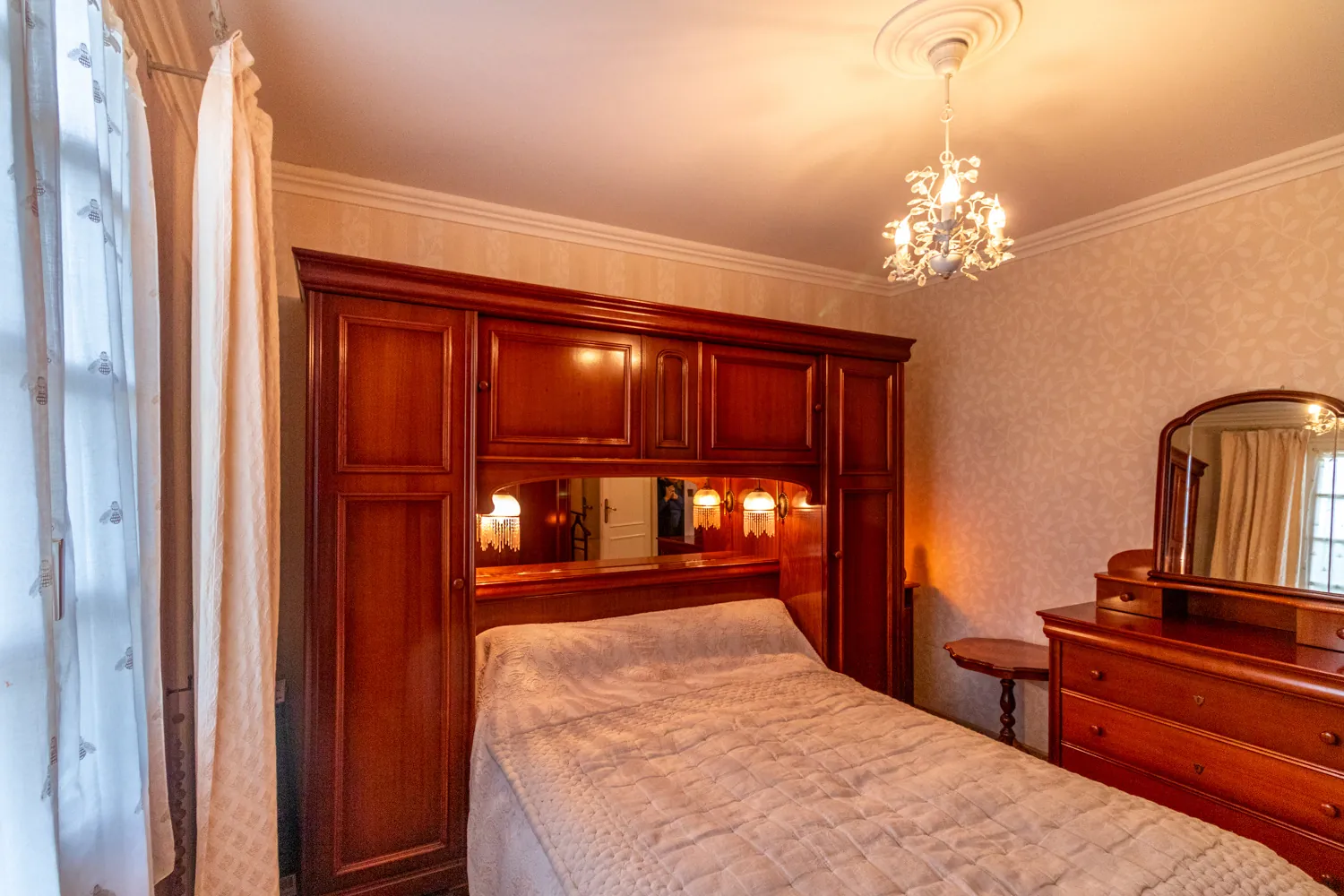 Maison 4 chambres avec véranda, garage et jardin clos à La Chapelle-des-Pots 