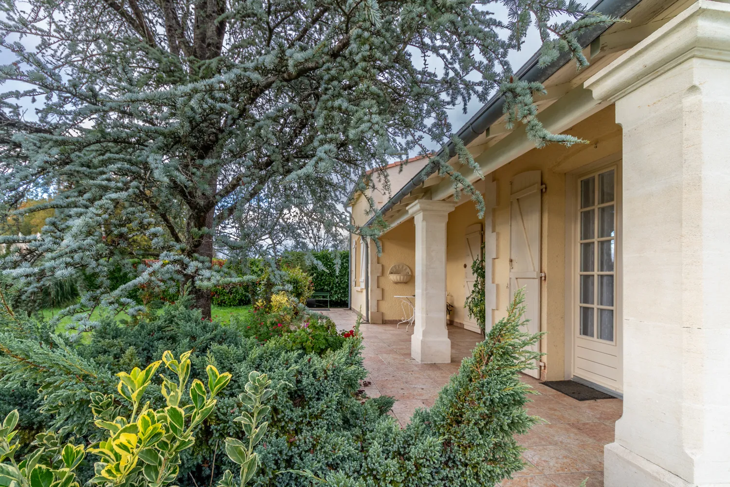 Maison 4 chambres avec véranda, garage et jardin clos à La Chapelle-des-Pots 