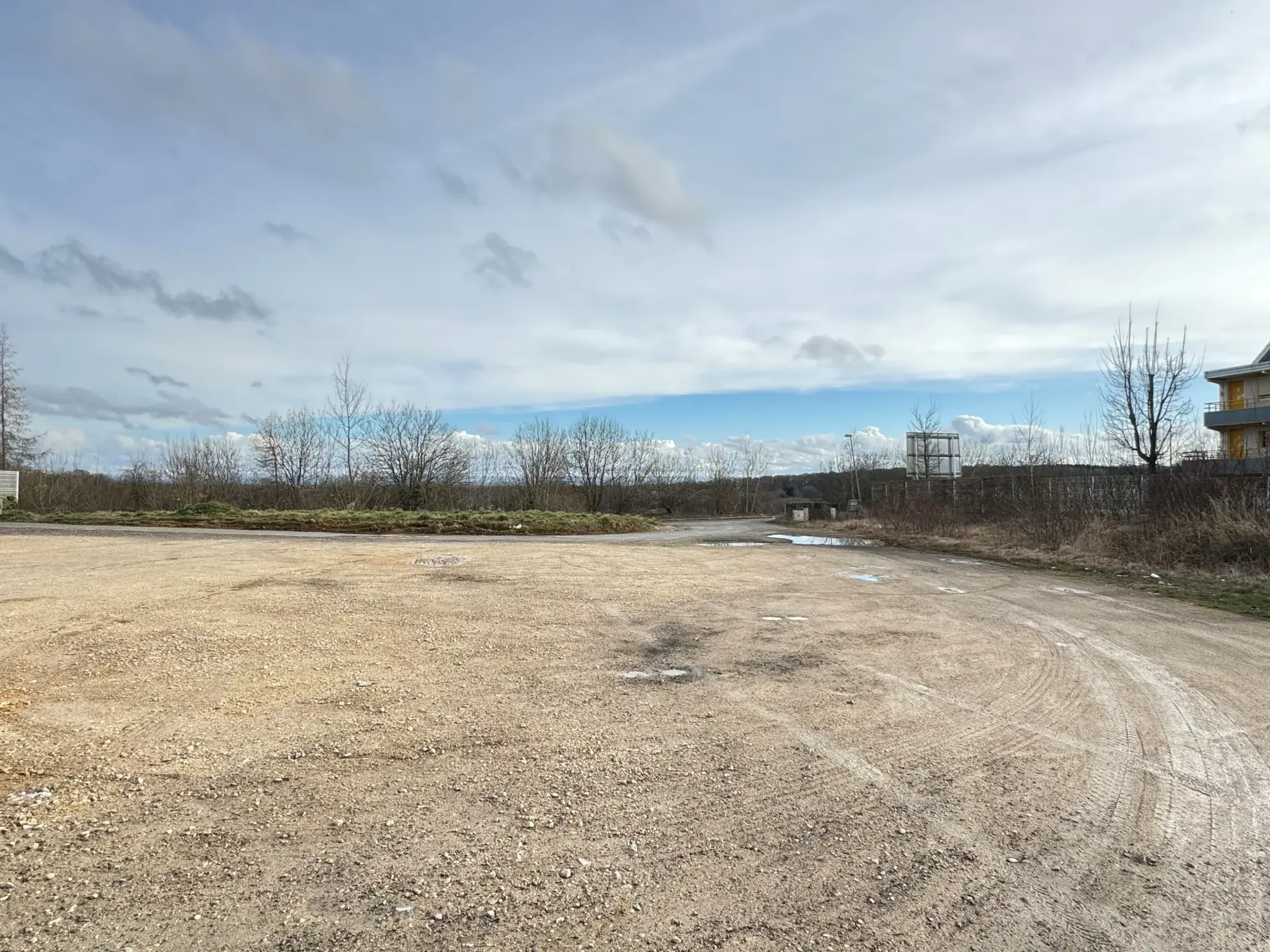 Terrain constructible commercial à Belfort de 27,44 ares dans la zone ZAC de la Justice