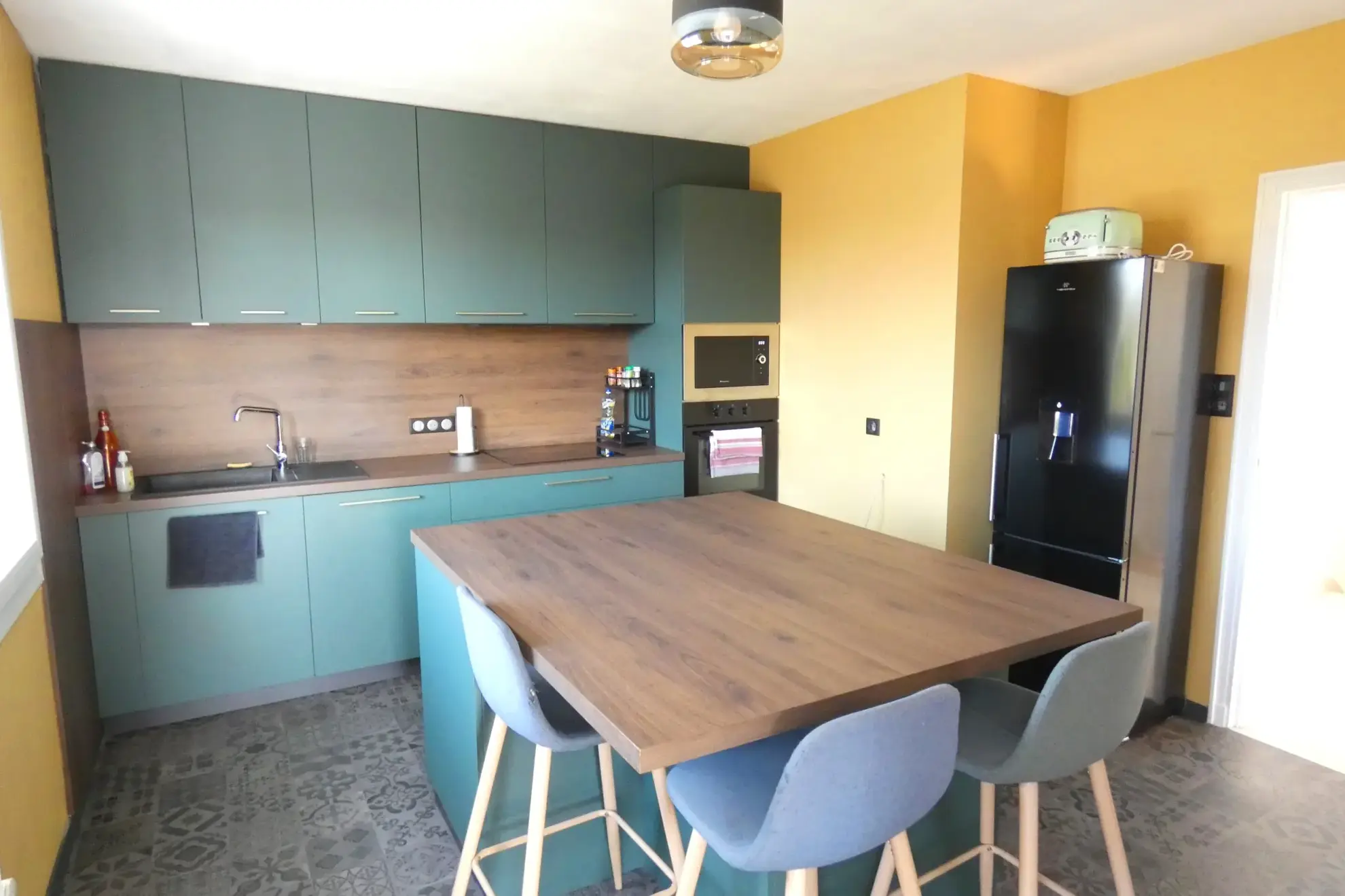 Maison de 4 chambres à Arpajon sur Cère, proche toutes commodités 