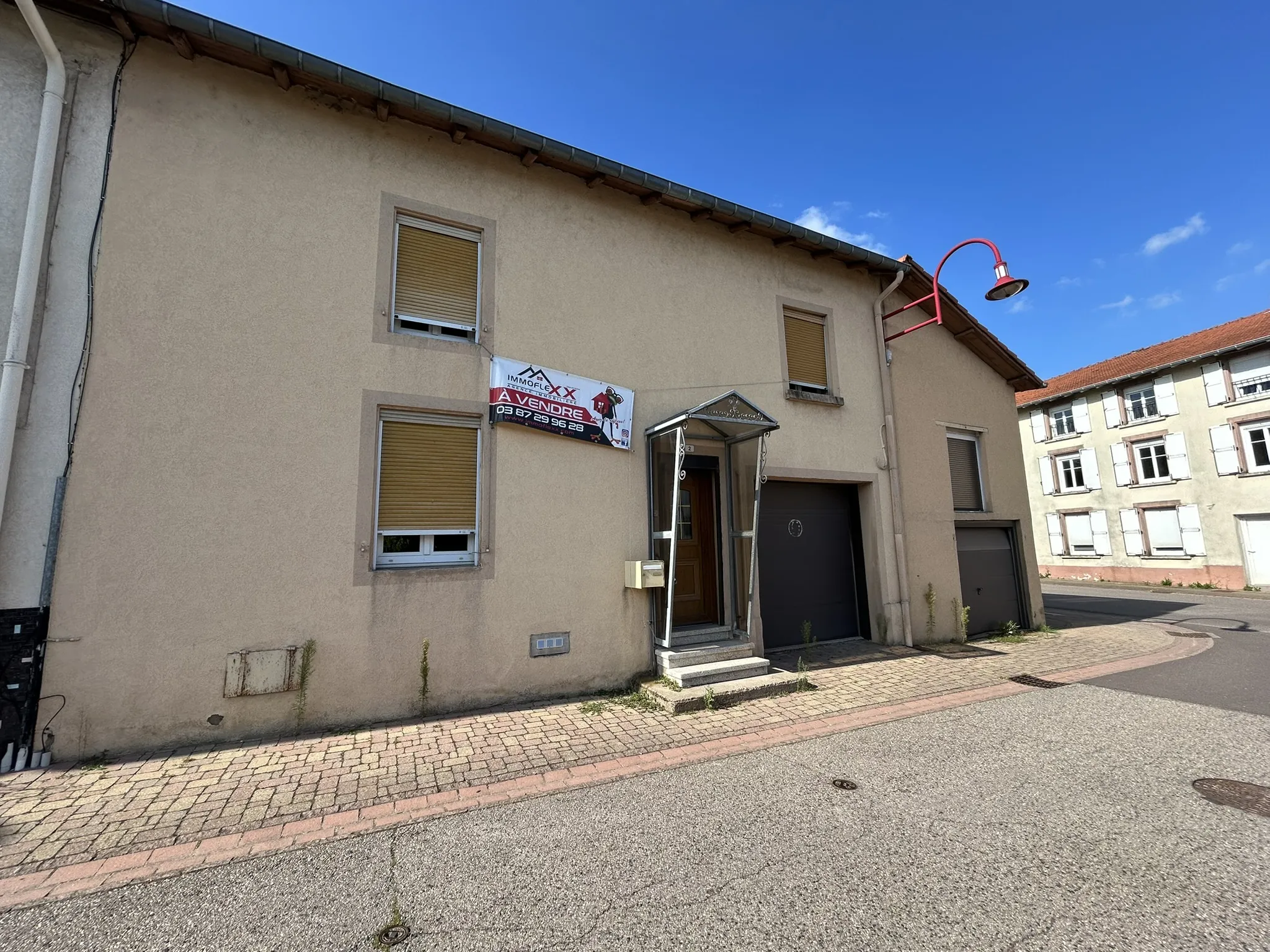 Maison de village à BOUCHEPORN de 138m² avec terrasse et garages à rénover