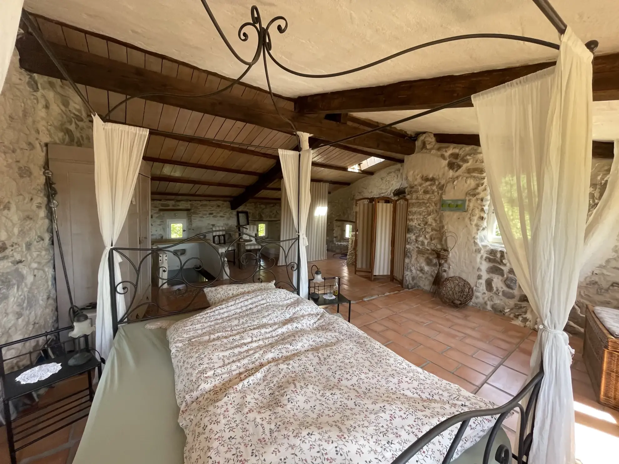 Maison de village en pierres à vendre à Mialet avec terrasse et vue sur le Gardon 