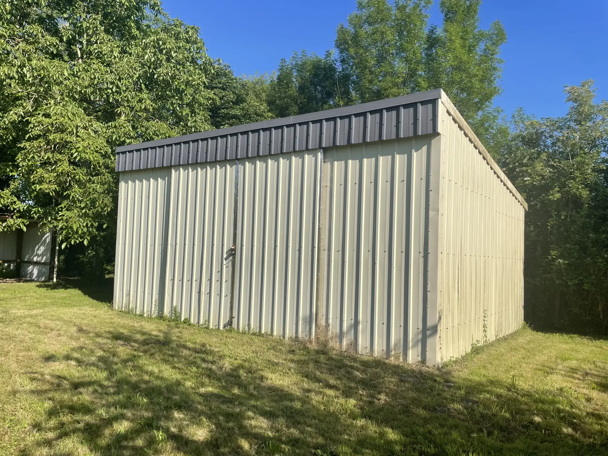Terrain de loisir arboré à vendre à Le Lude - Surface de 1700 m² 