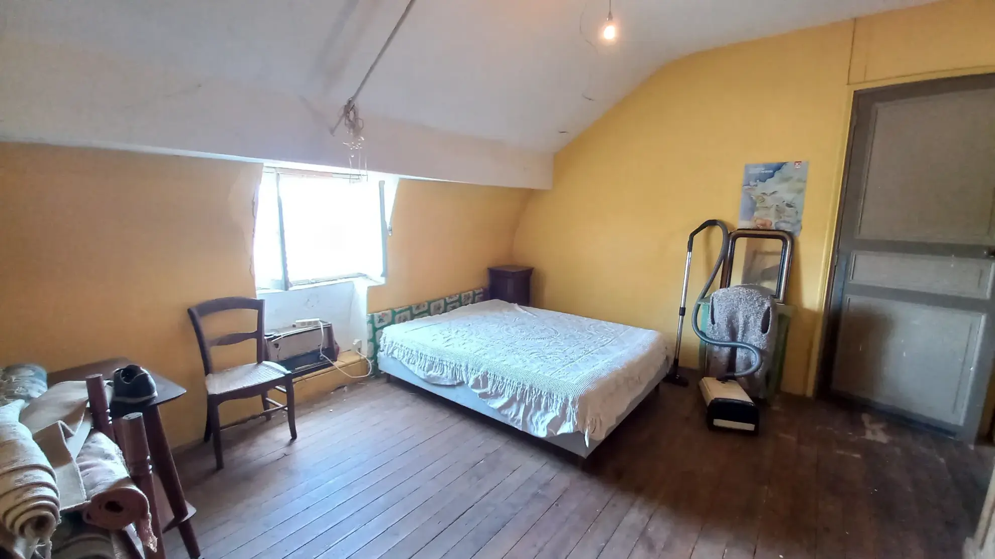 Maison de village à Cornus de 248 m² avec charme d'époque et travaux à prévoir 