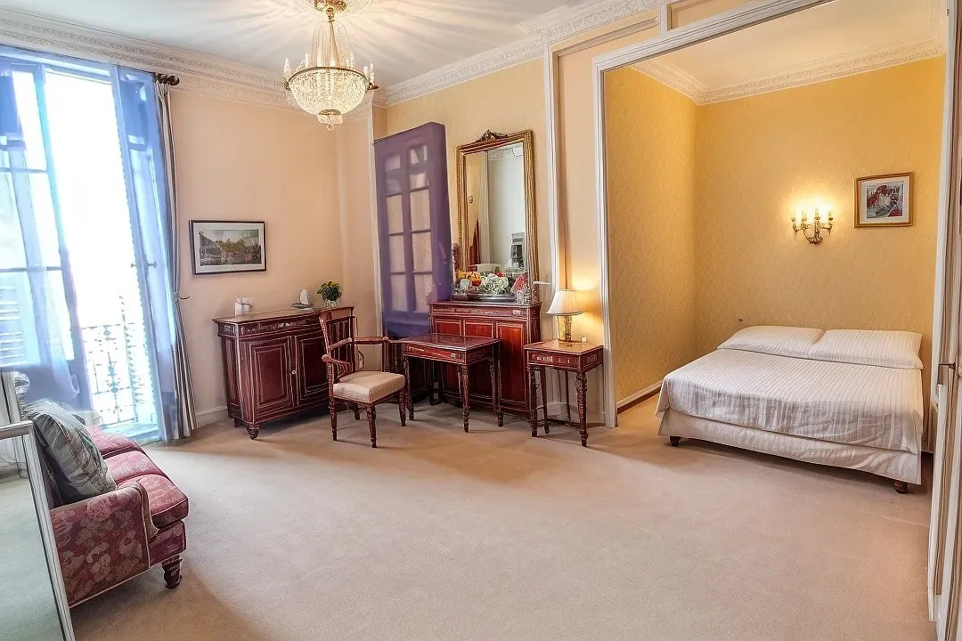 Maison de village à Cornus de 248 m² avec charme d'époque et travaux à prévoir 