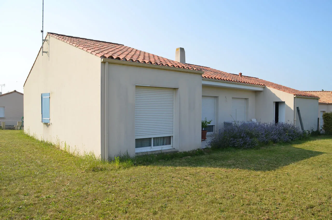 Charmante maison de 99 m² avec grand garage et jardin à Saint Jean d'Hermine 