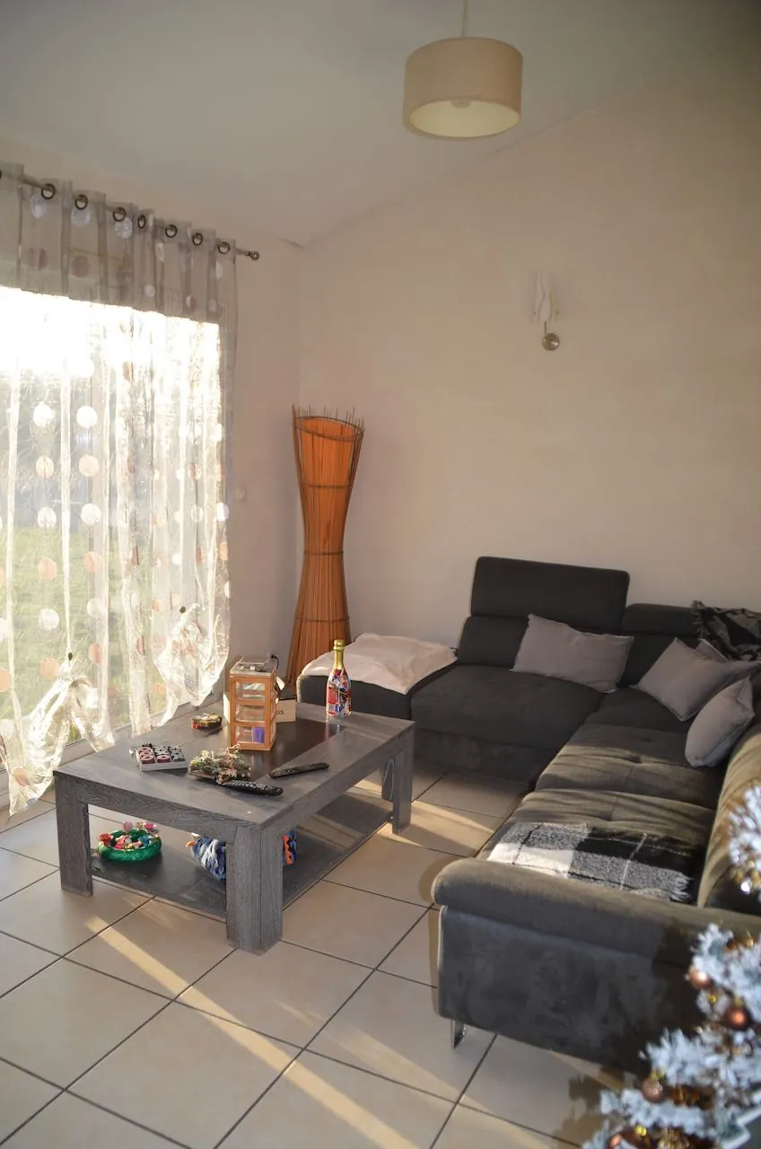 Charmante maison de 99 m² avec grand garage et jardin à Saint Jean d'Hermine 