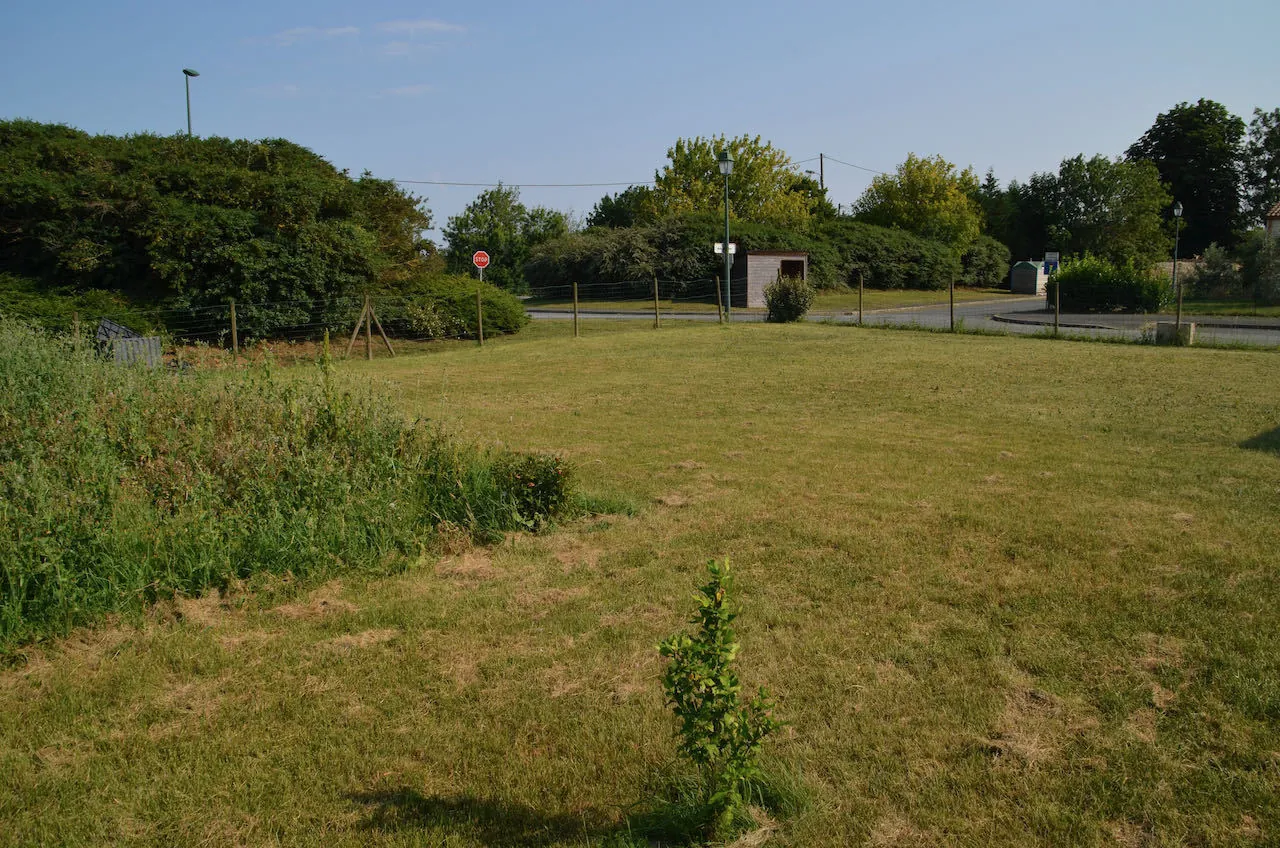 Charmante maison de 99 m² avec grand garage et jardin à Saint Jean d'Hermine 