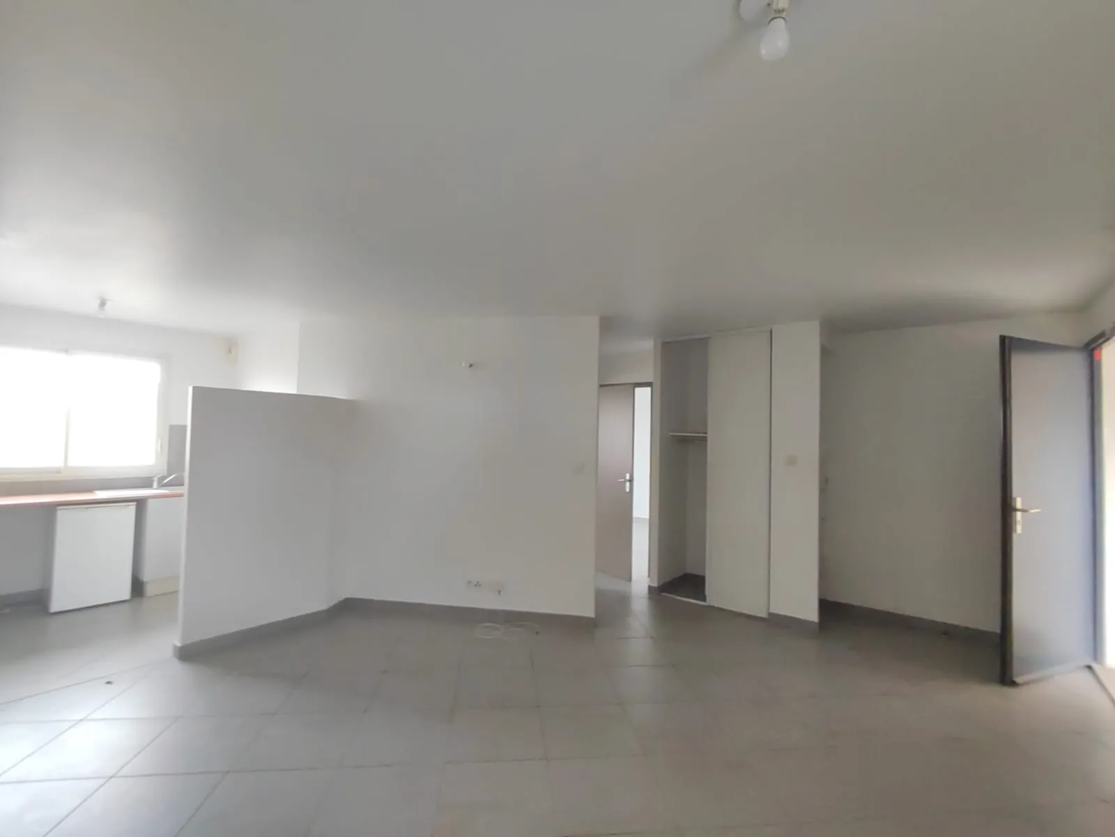 Appartement 2 pièces avec terrasse et parking à vendre à Agde