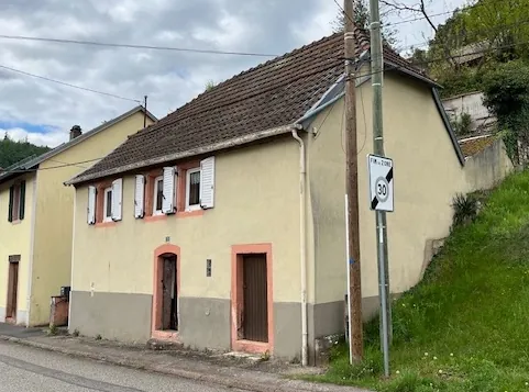 Petite maison de village à Lutzelbourg — Idéale résidence secondaire