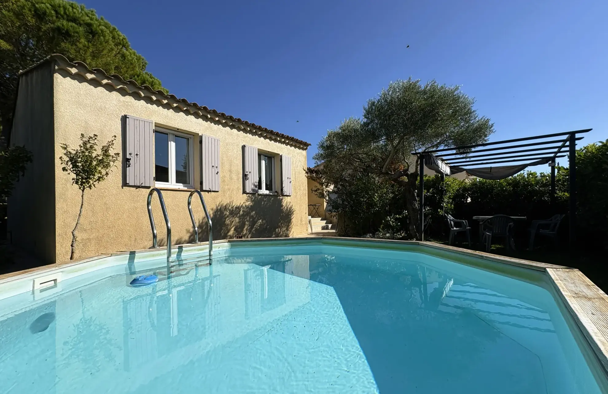 Villa de plain-pied avec piscine et garage à Tarascon, secteur Frigolet