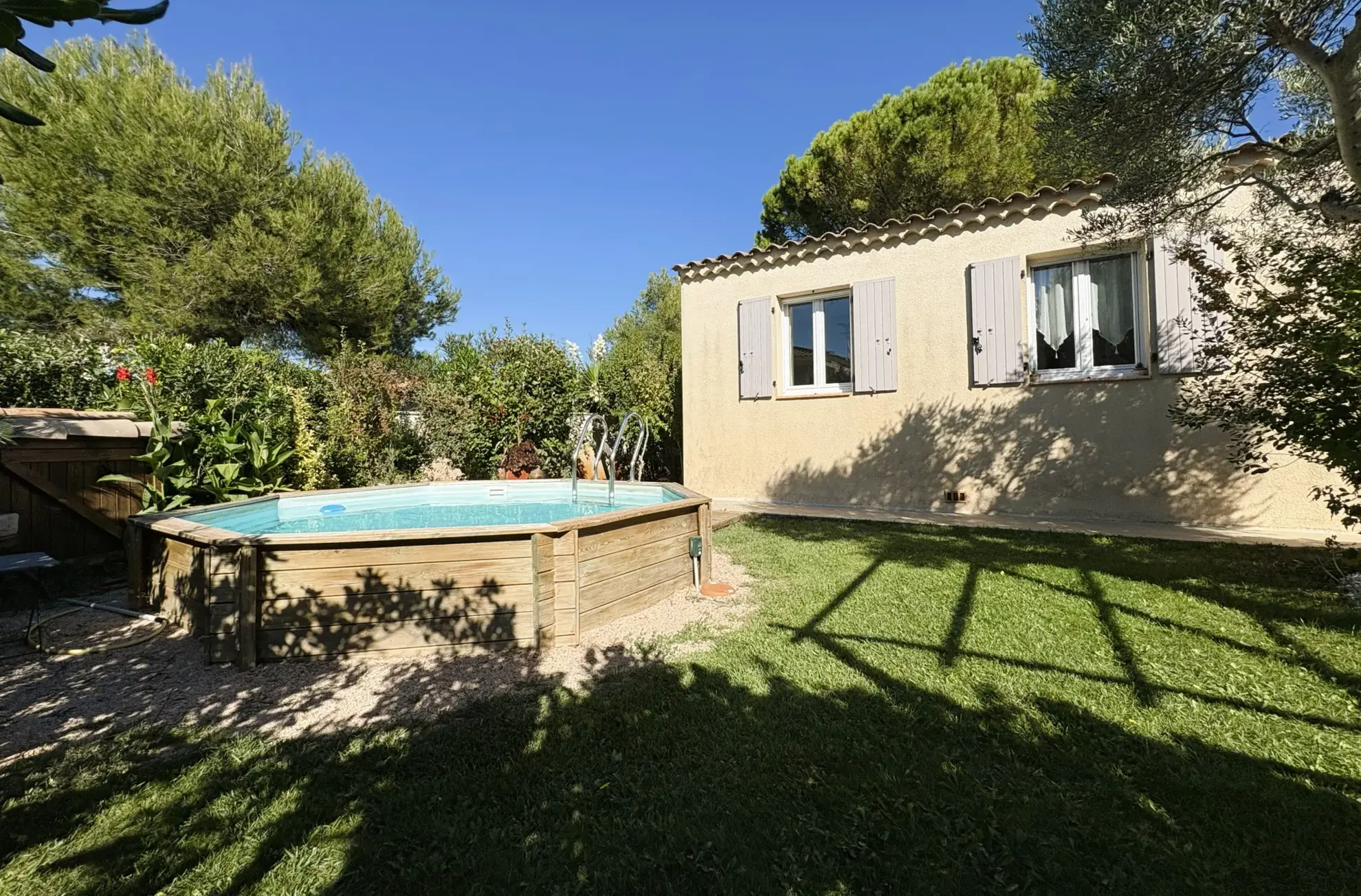 Villa de plain-pied avec piscine et garage à Tarascon, secteur Frigolet 