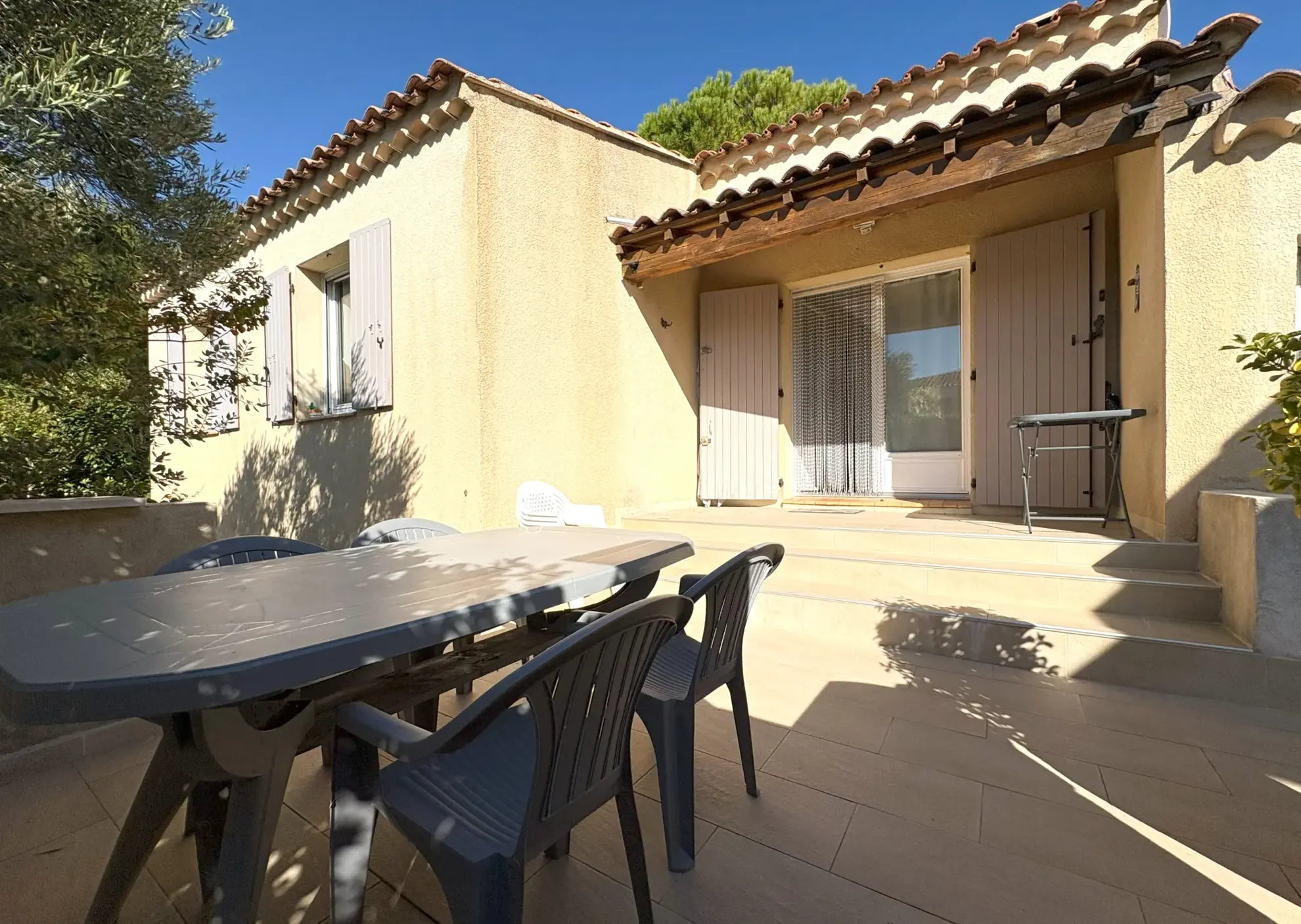 Villa de plain-pied avec piscine et garage à Tarascon, secteur Frigolet 