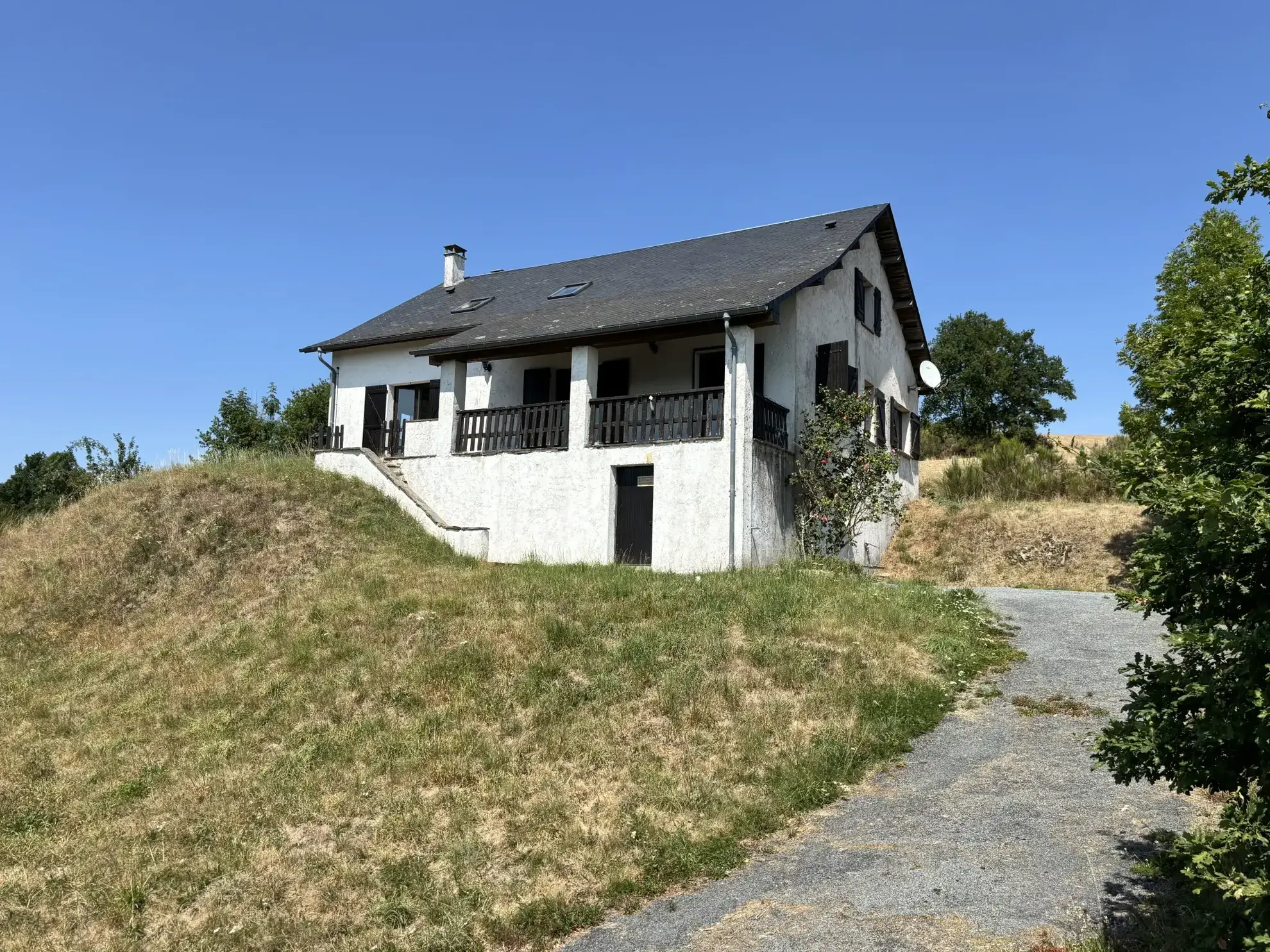 Maison à vendre à Gourdon-Murat en Corrèze avec grand terrain et vue dégagée