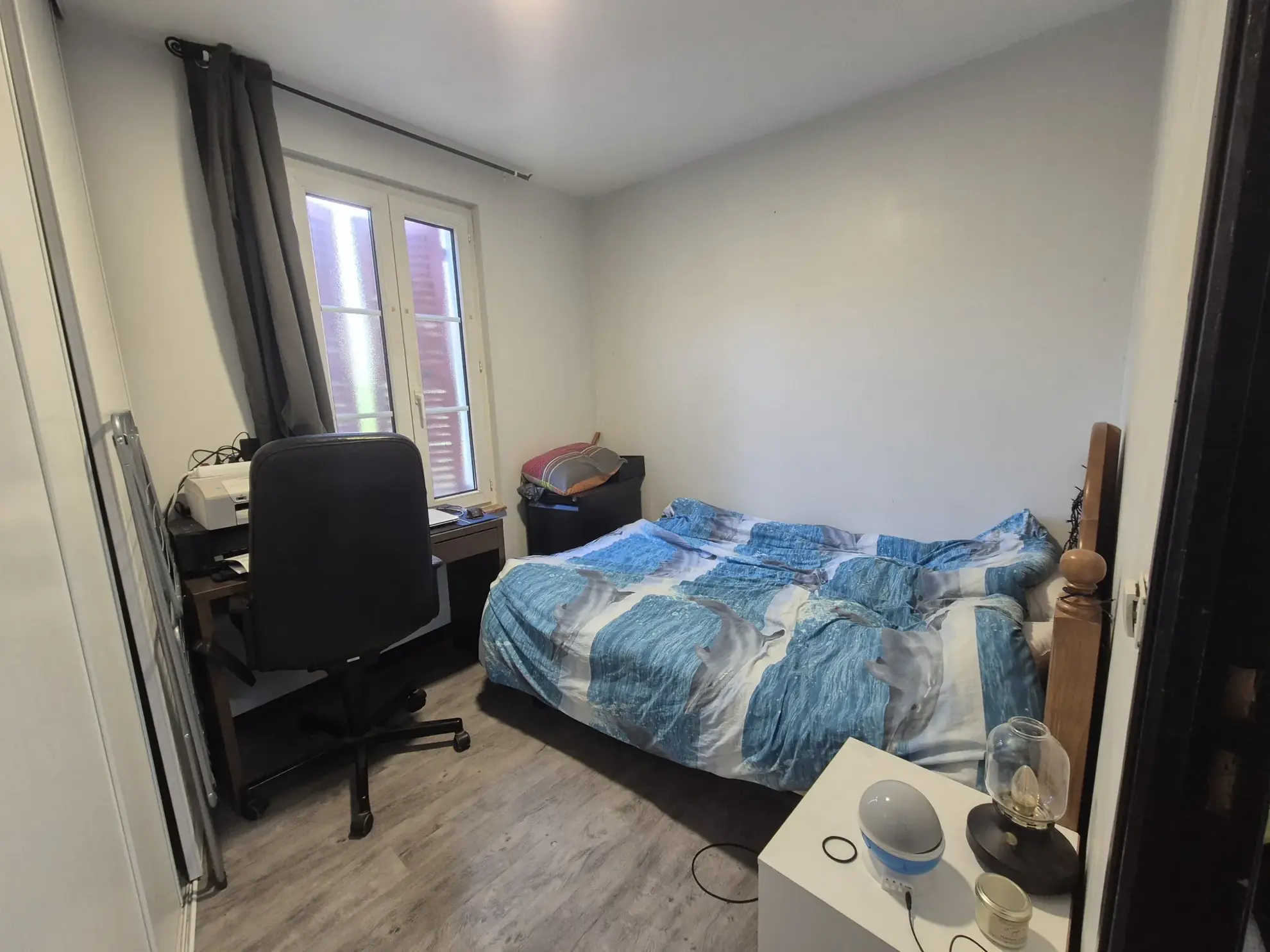 Immeuble à vendre à Seignelay avec local commercial et appartements - Investissement idéal 