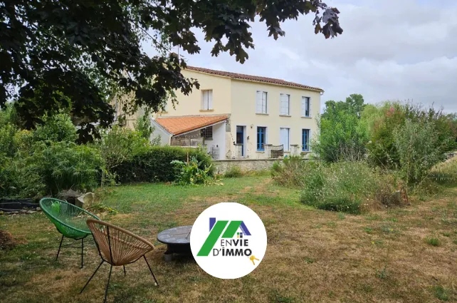 Ensemble Immobilier avec Jardin et Dépendance à Saint-Sigismond, Vendée 