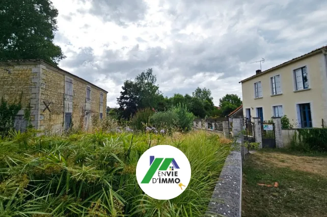 Ensemble Immobilier avec Jardin et Dépendance à Saint-Sigismond, Vendée 