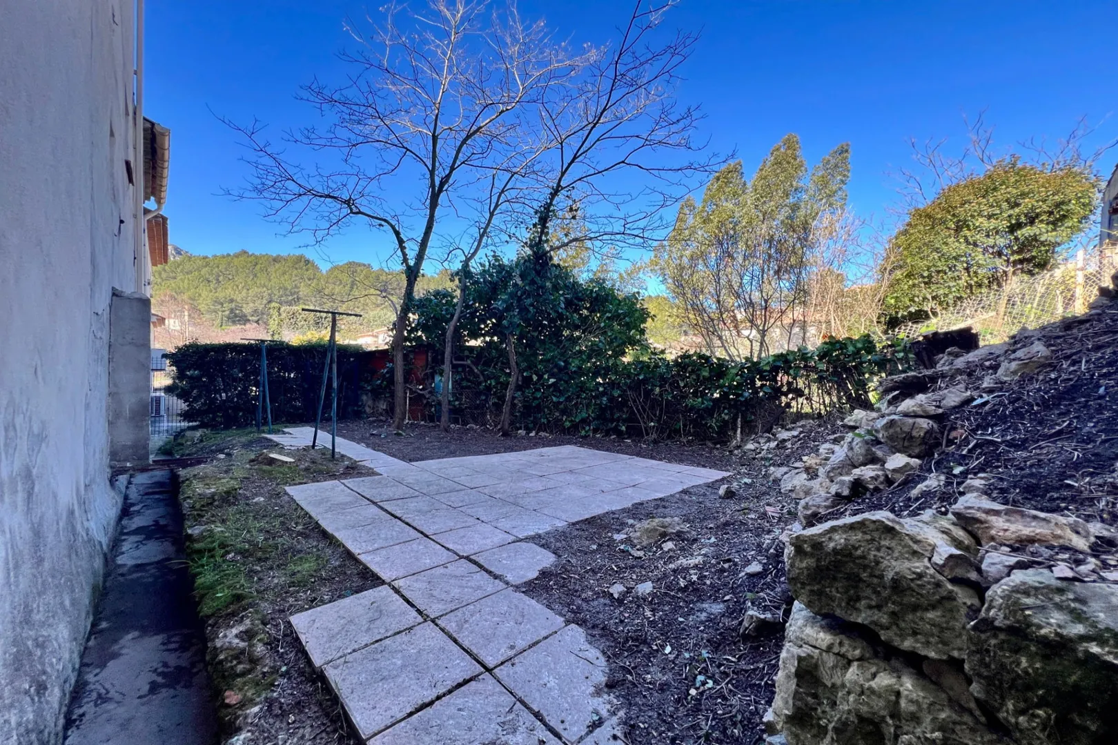 Vente maison de village avec jardin et parking à Saint-Savournin 