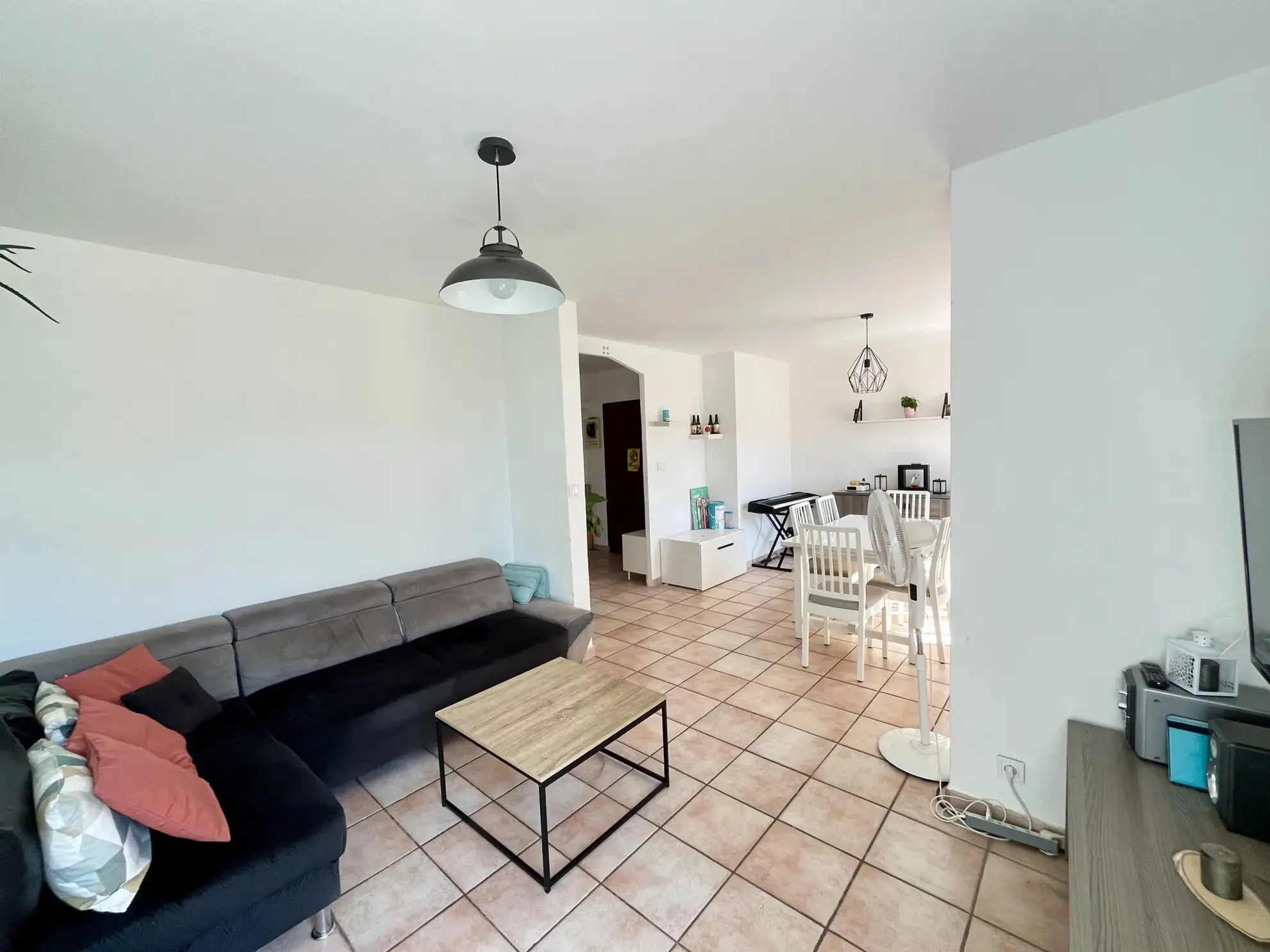 Appartement T5 lumineux à vendre à La Seyne-sur-Mer avec garage et cave 