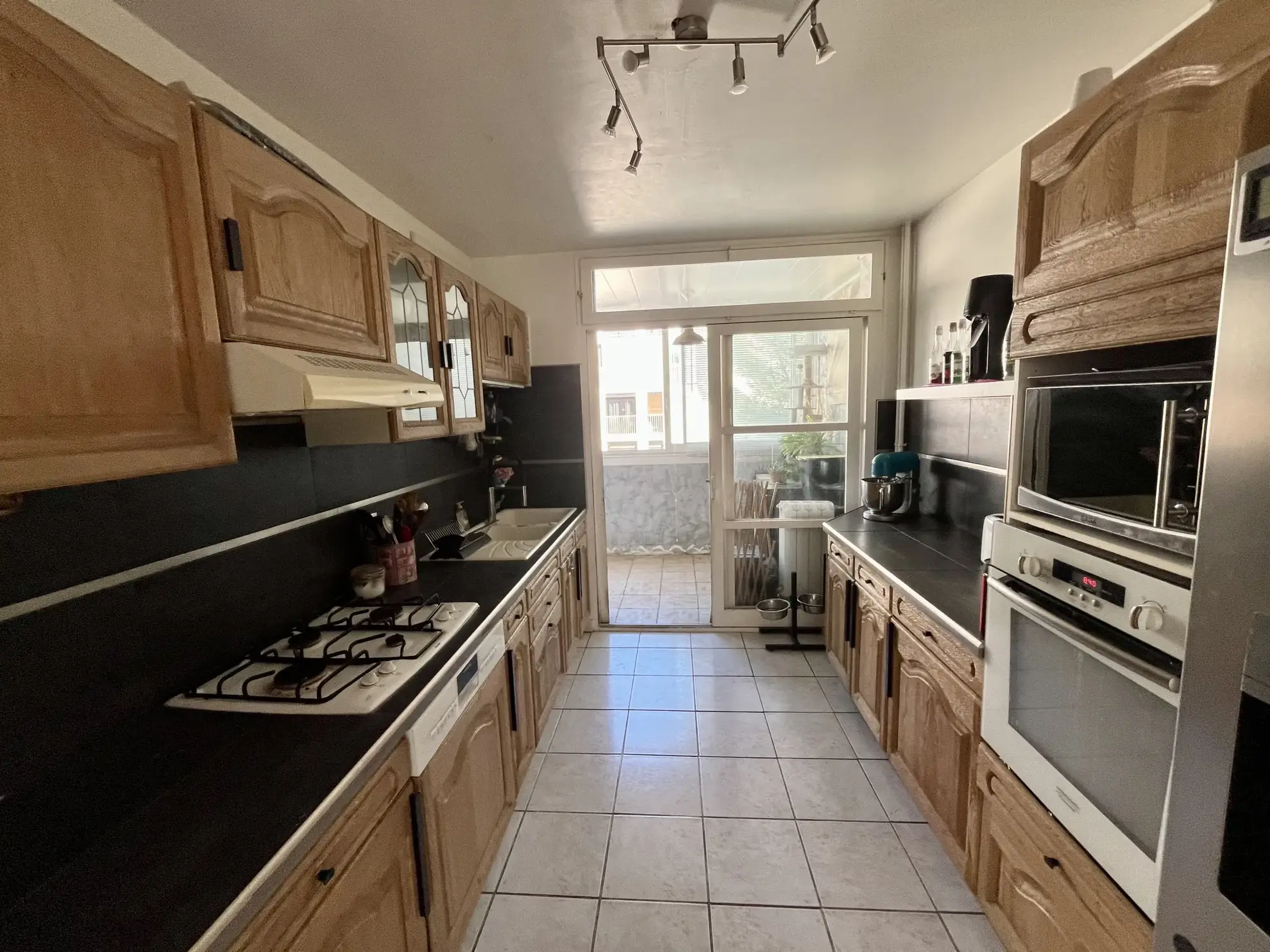 Appartement T5 lumineux à vendre à La Seyne-sur-Mer avec garage et cave 