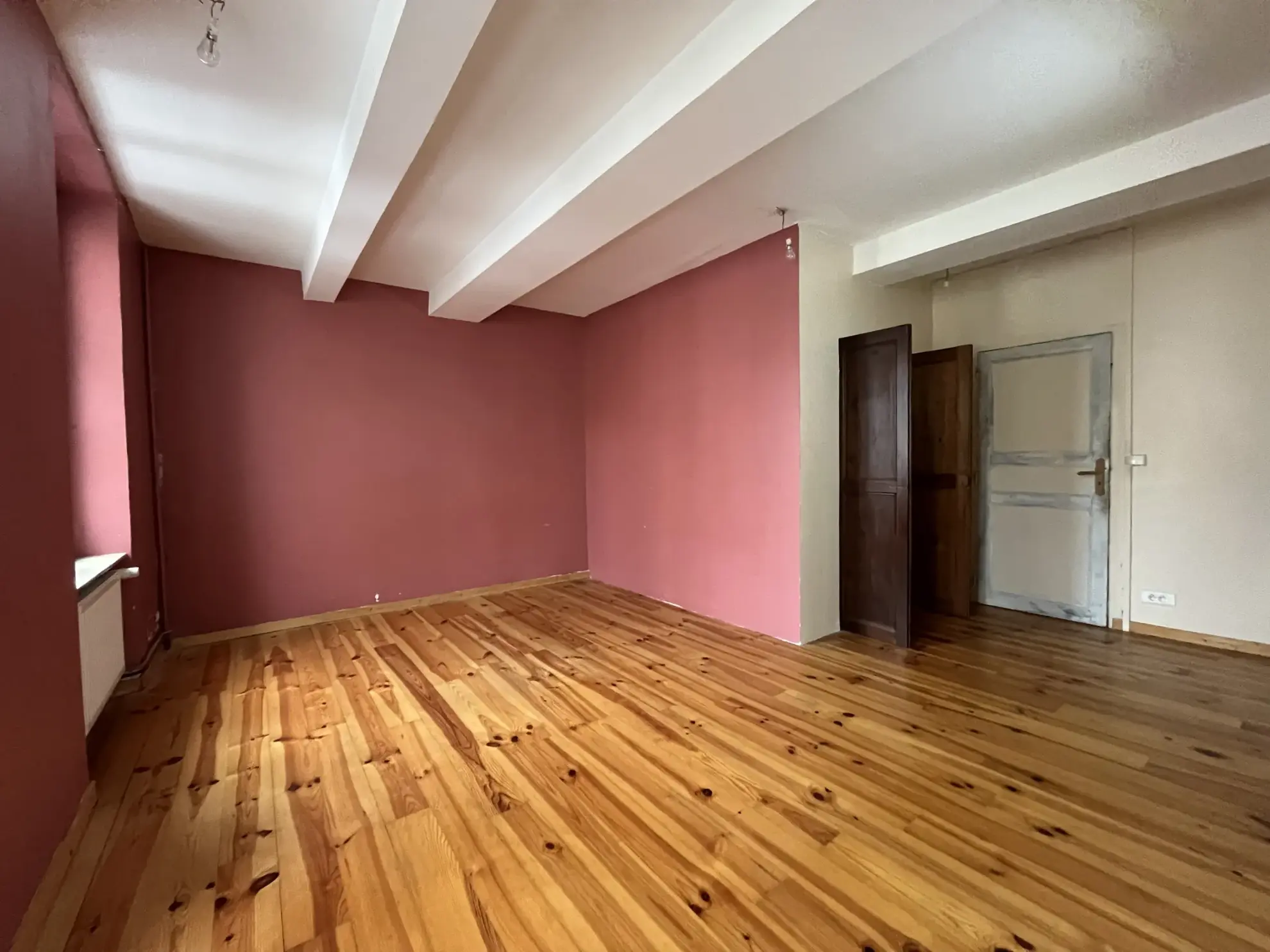 Grande maison de ville avec 4 chambres et combles à Lézignan-Corbières 