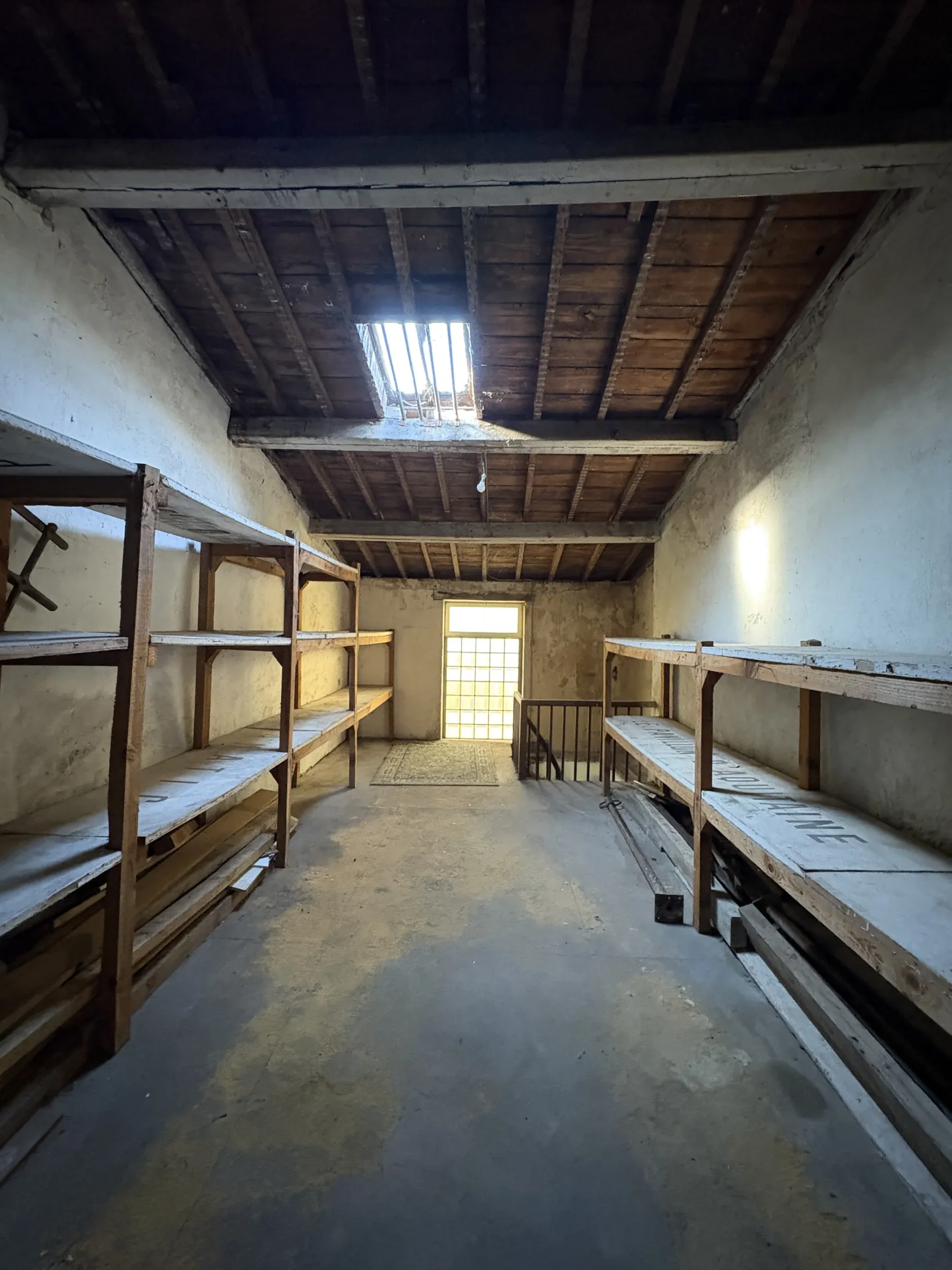 Maison de ville en pierre à Langon avec dépendances proche commodités 