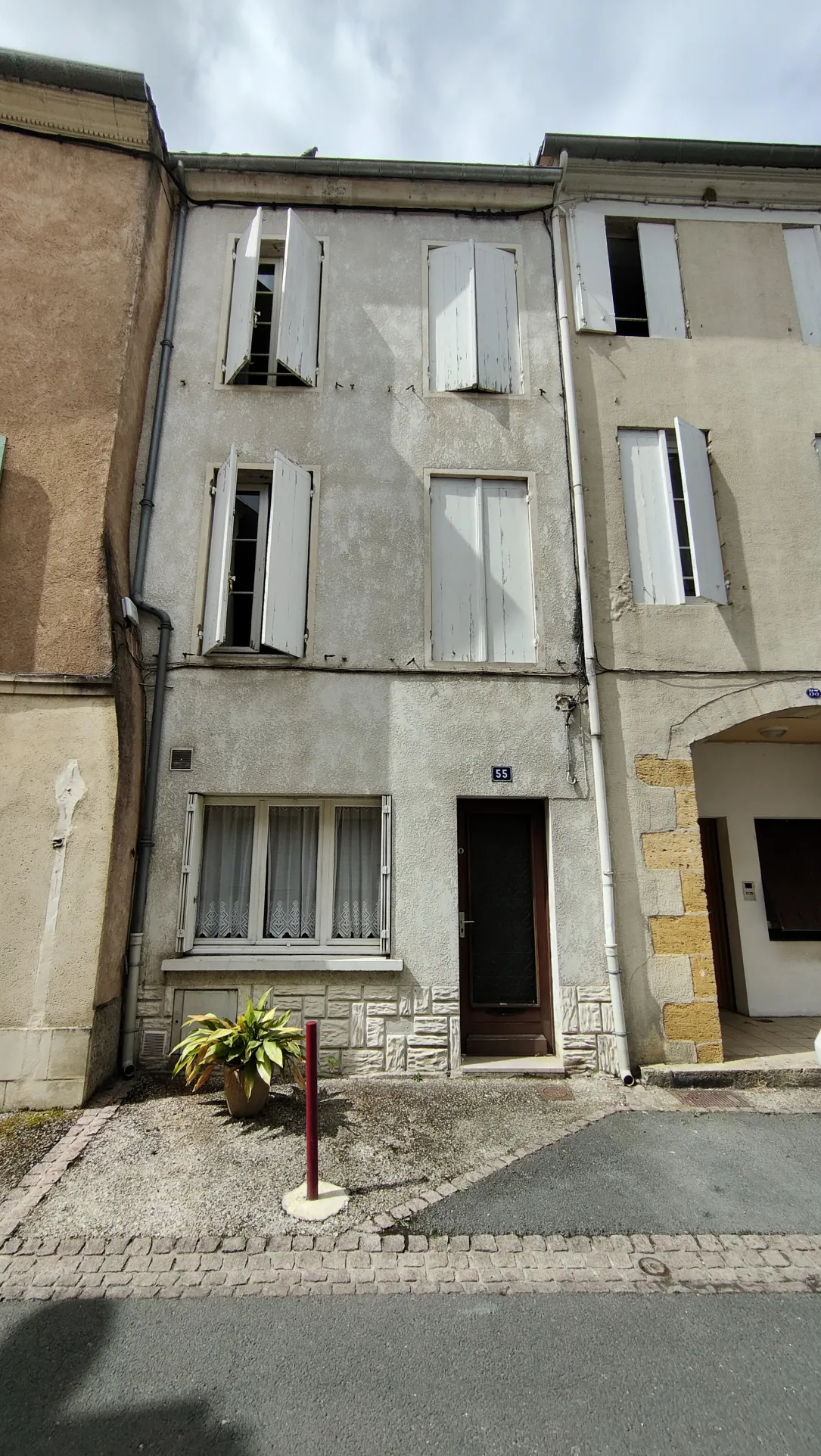 Maison en pierre à Langon avec dépendances et travaux à prévoir