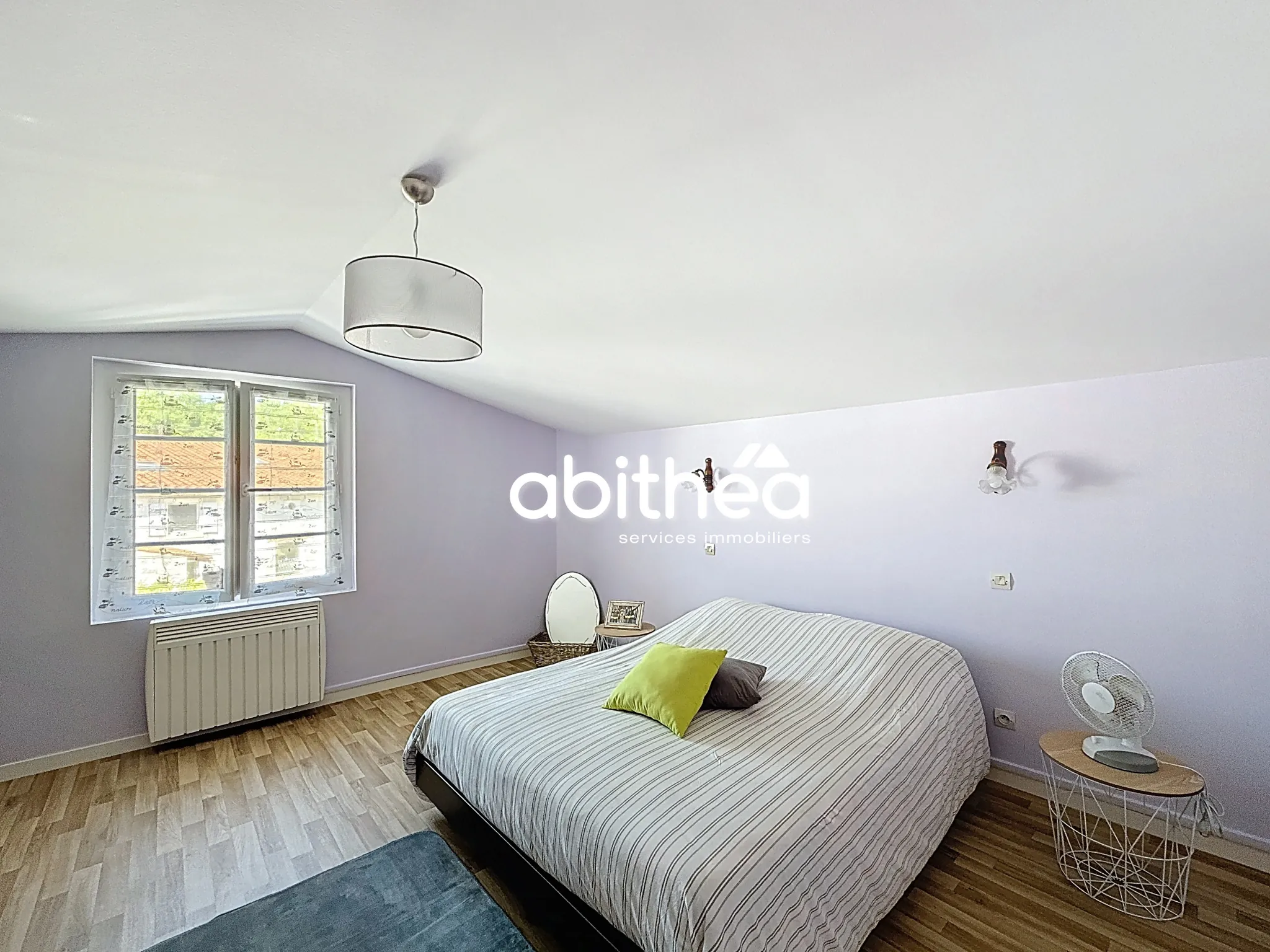 Maison familiale de 182 m2 à Cognac avec dépendance et jardin paisible 