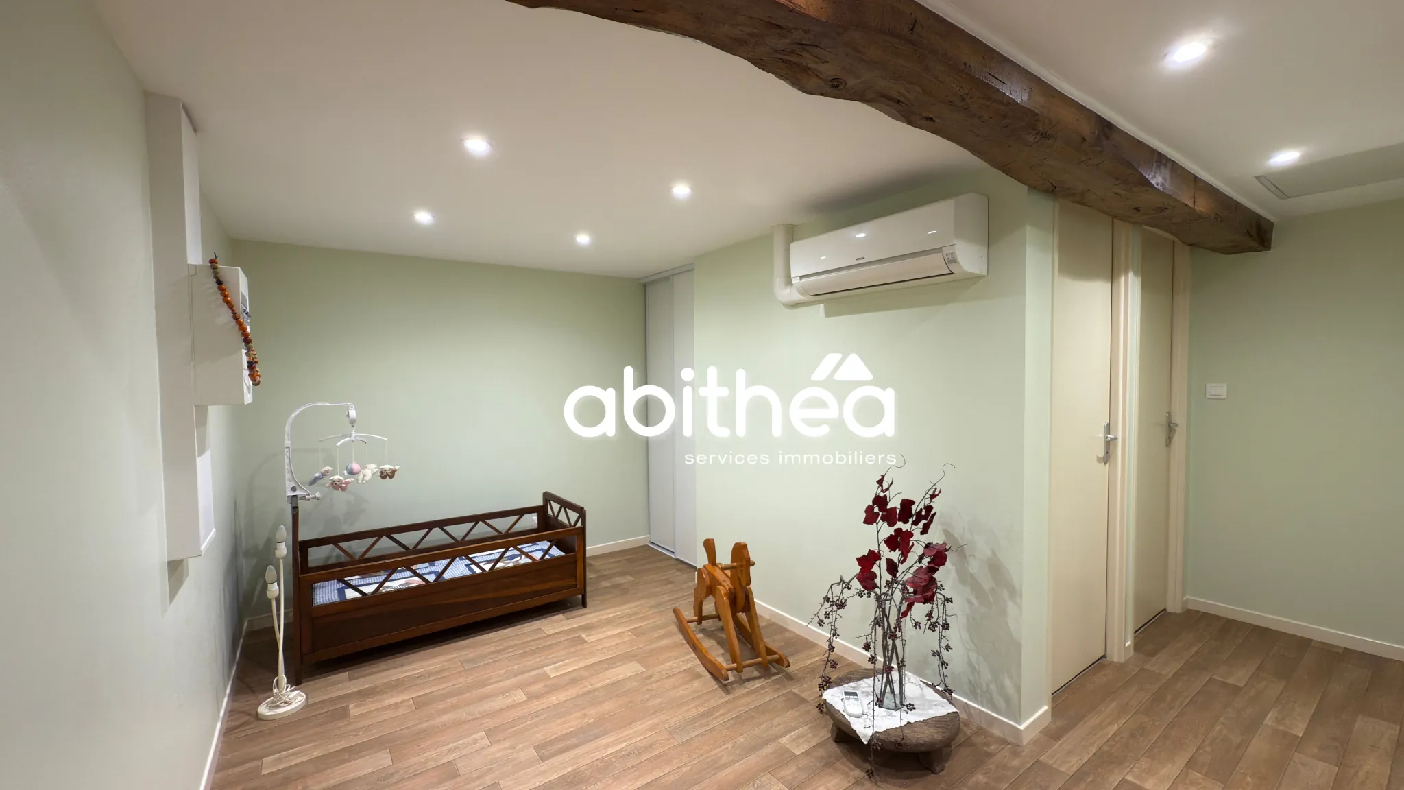 Maison familiale de 182 m2 à Cognac avec dépendance et jardin paisible 