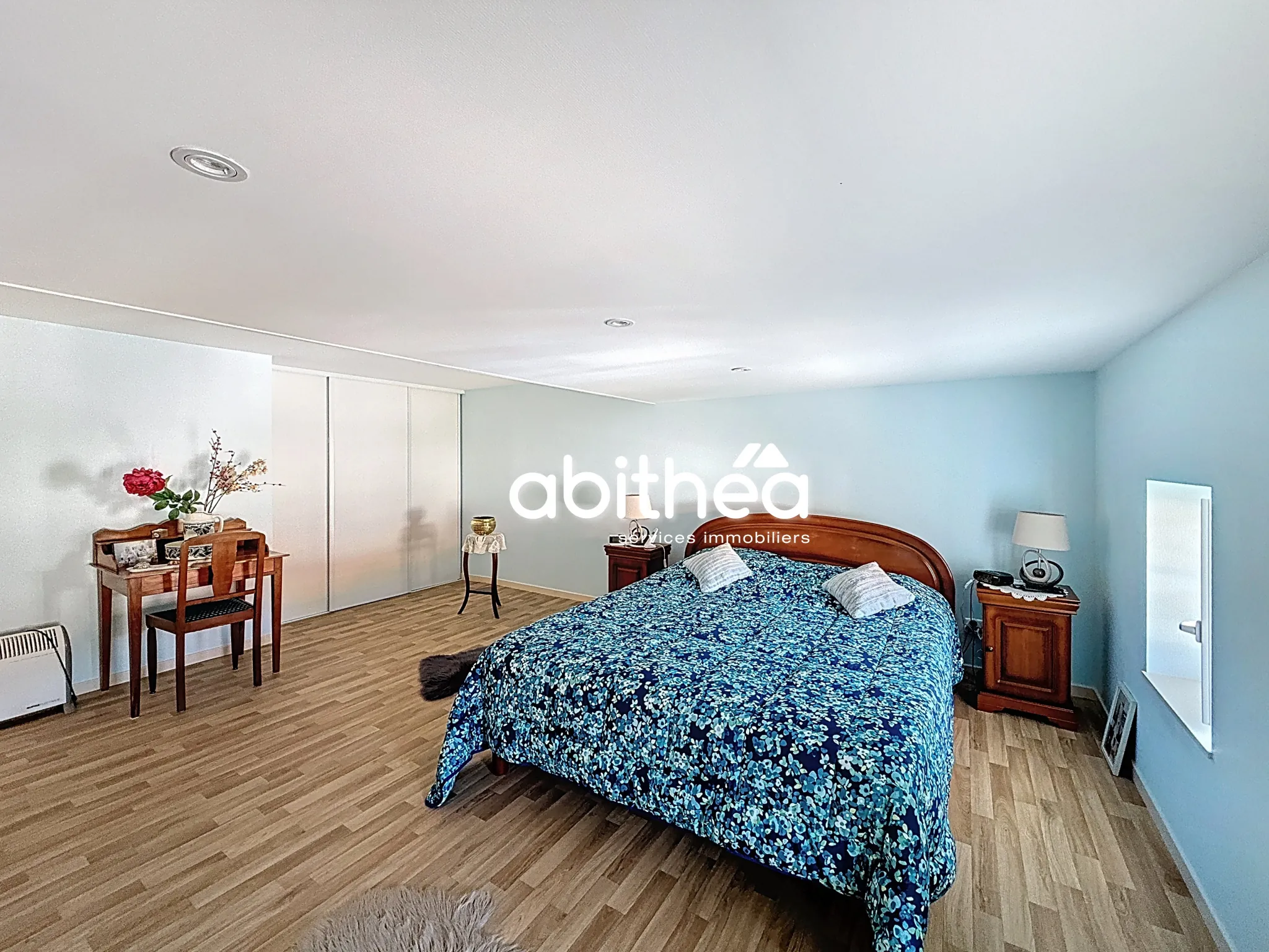 Maison familiale de 182 m2 à Cognac avec dépendance et jardin paisible 