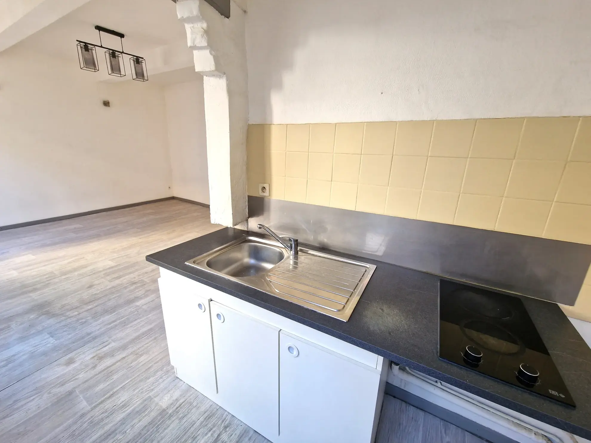 Immeuble de rapport à Montélimar - 4 logements T2 avec climatisation 