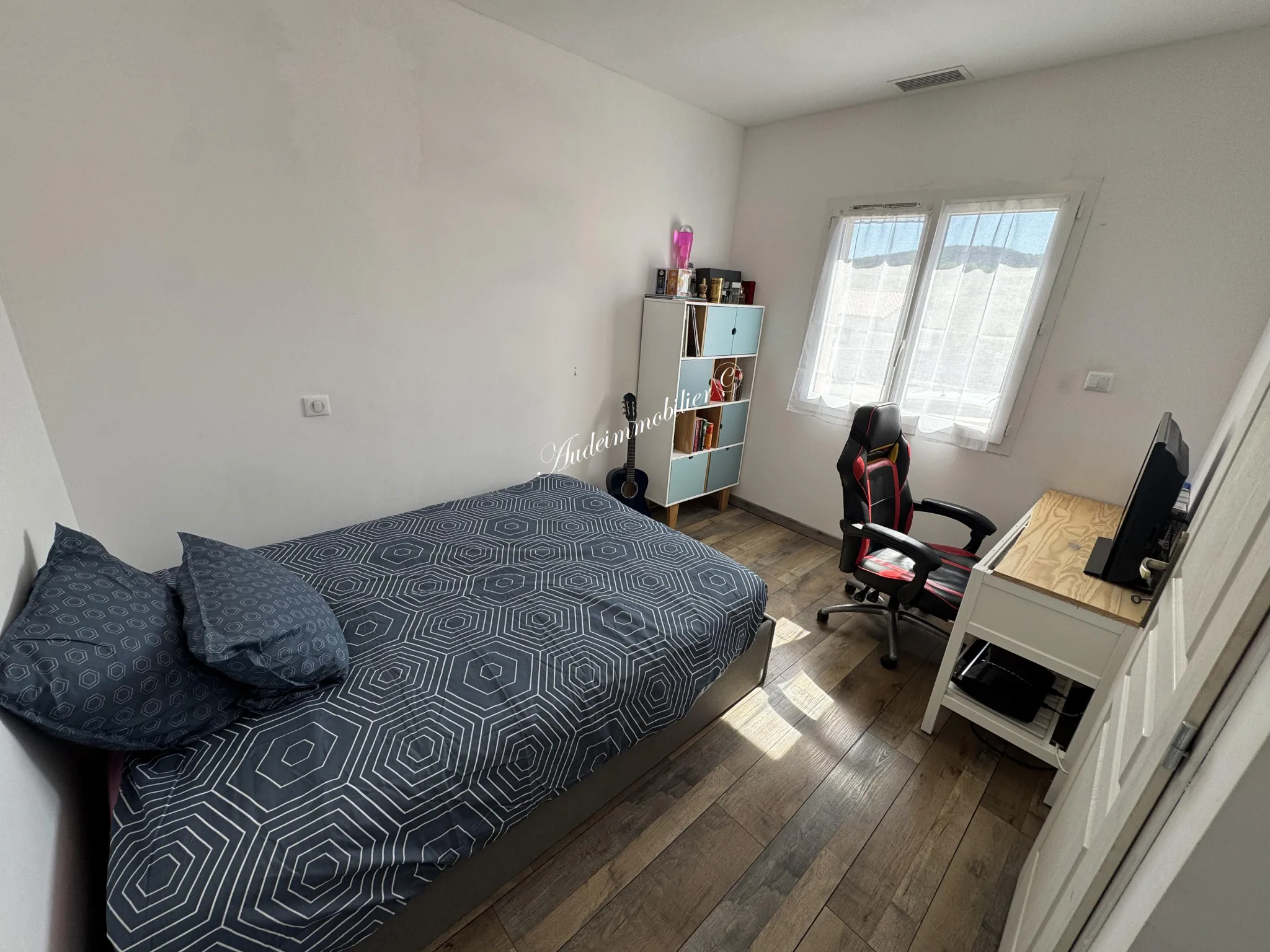 Maison récente de plain-pied avec jardin et garage près de Limoux 