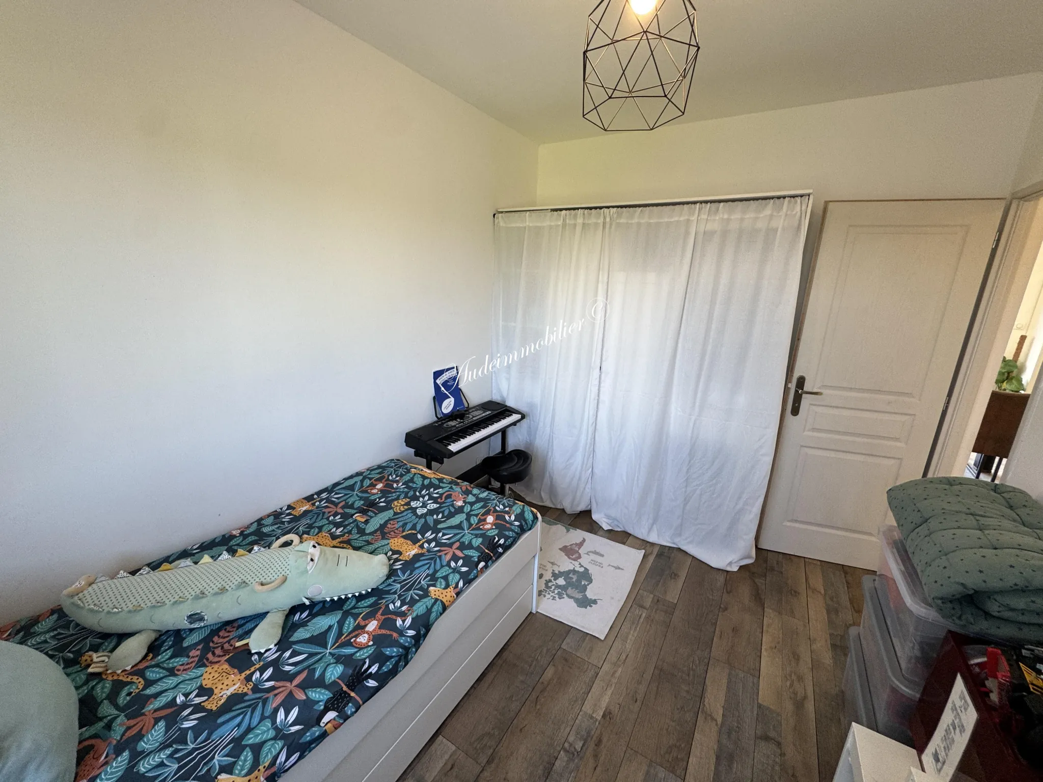 Maison récente de plain-pied avec jardin et garage près de Limoux 