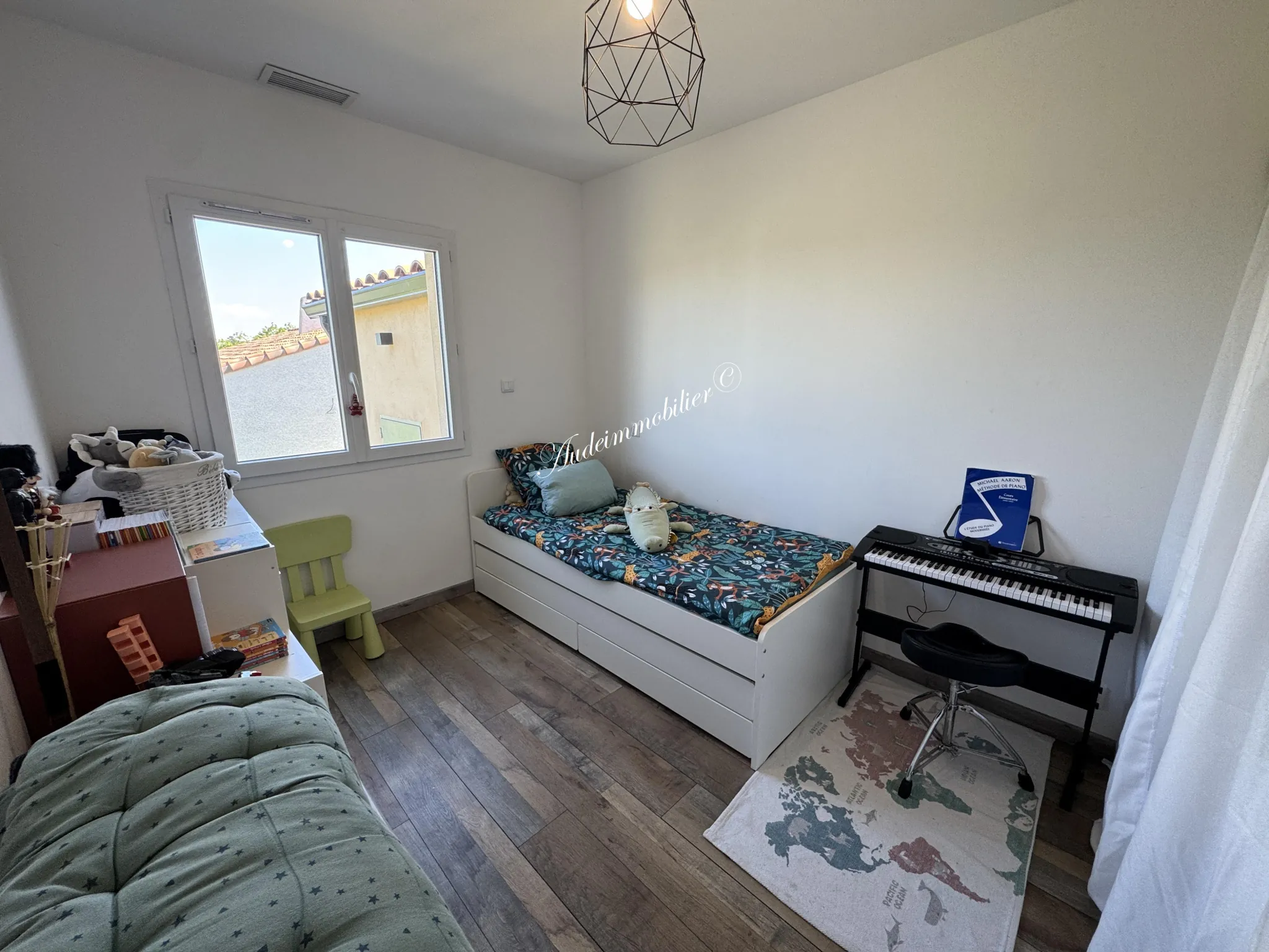 Maison récente de plain-pied avec jardin et garage près de Limoux 