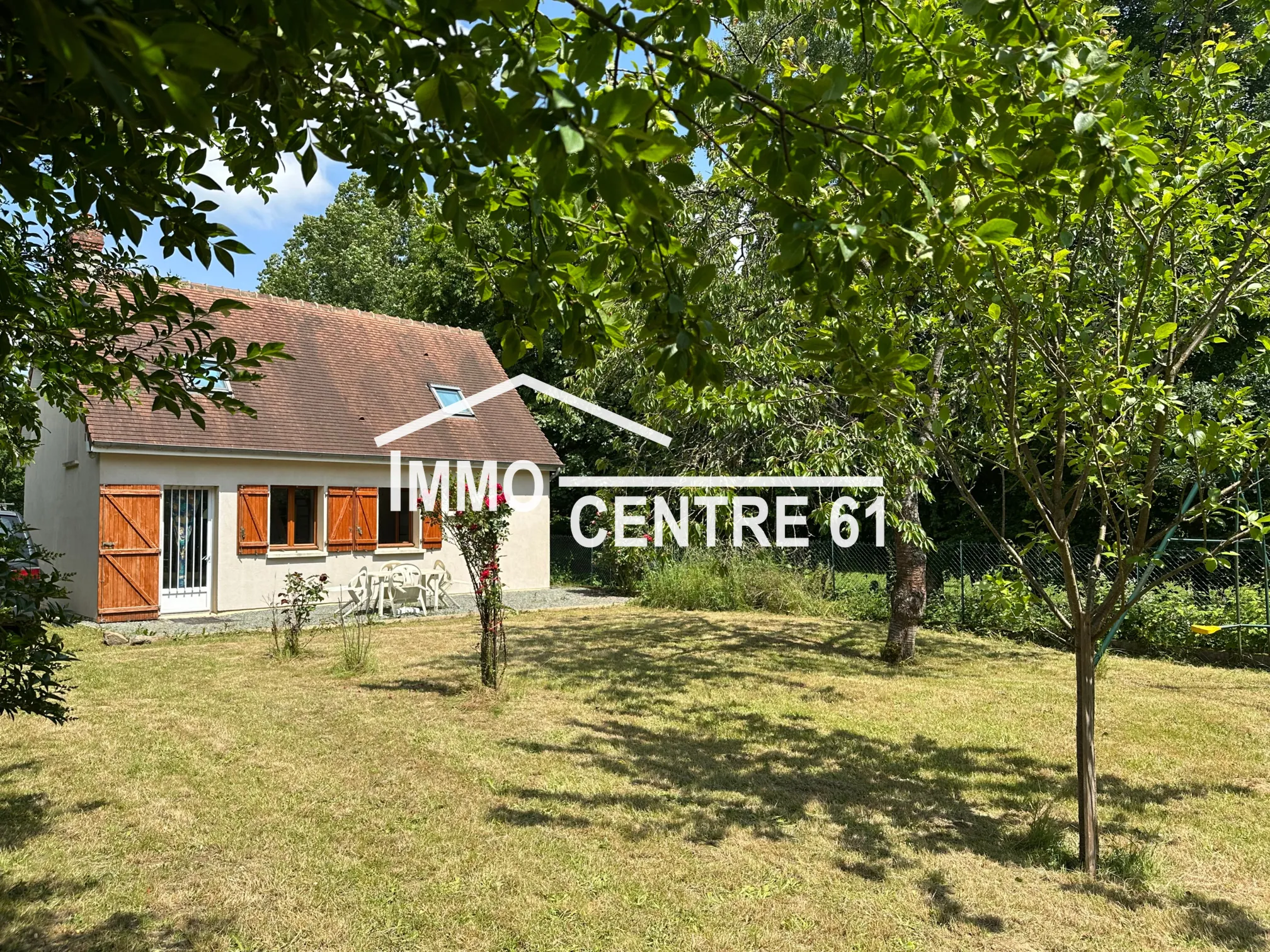 Maison 3 chambres avec dépendance et terrain à FAVEROLLES 