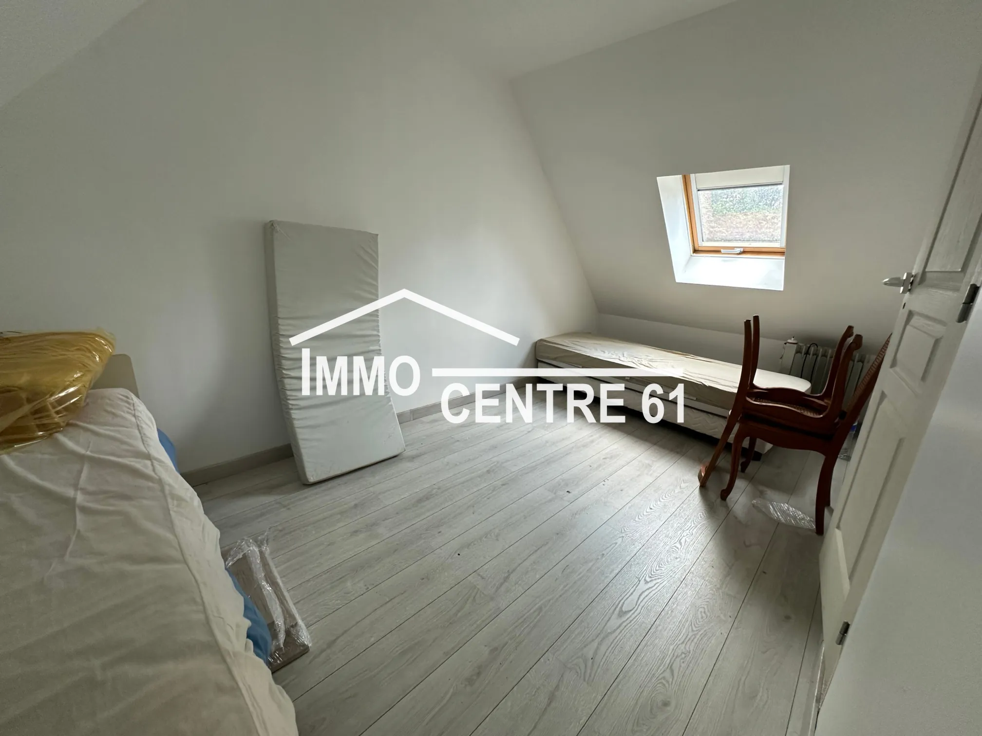 Maison 3 chambres avec dépendance et terrain à FAVEROLLES 